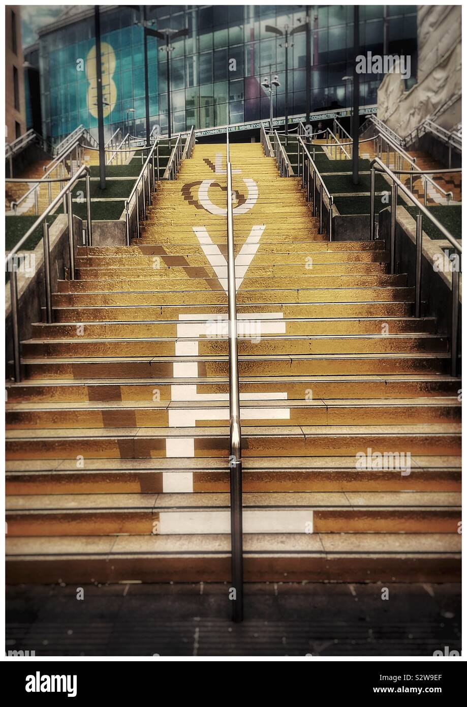L'amour sur les étapes menant à Stade de Wembley à Londres Banque D'Images