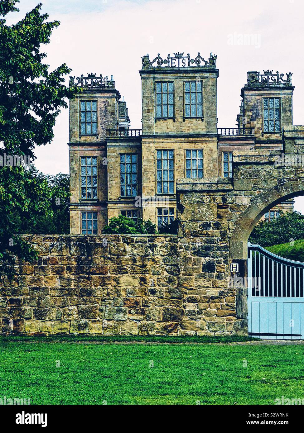 Hardwick Hall, Derbyshire, Angleterre. La liste de grade 1, maison élisabéthaine construit entre 1590-97 par Robert Smythson pour Bess de Hardwick, Elizabeth Shrewsbury, dont les initiales E S ornent la chambre Banque D'Images