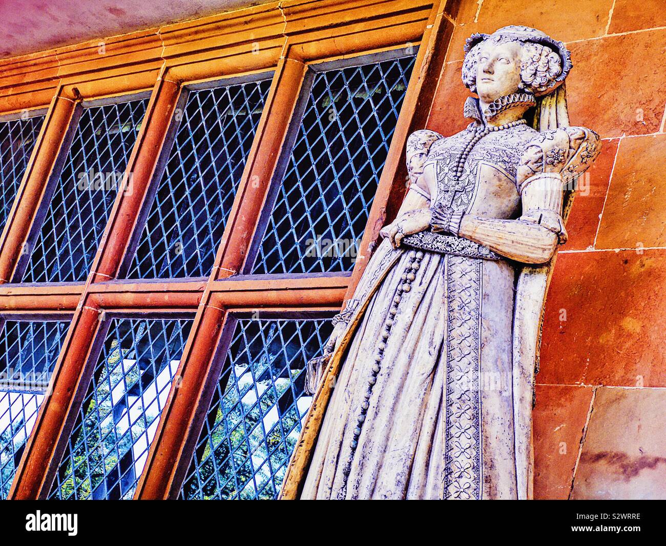 Sculpture en pierre de Marie Reine d'Écosse, Hardwick Hall, Derbyshire, Angleterre. 1822 statue de Sir Richard Westmacott Banque D'Images