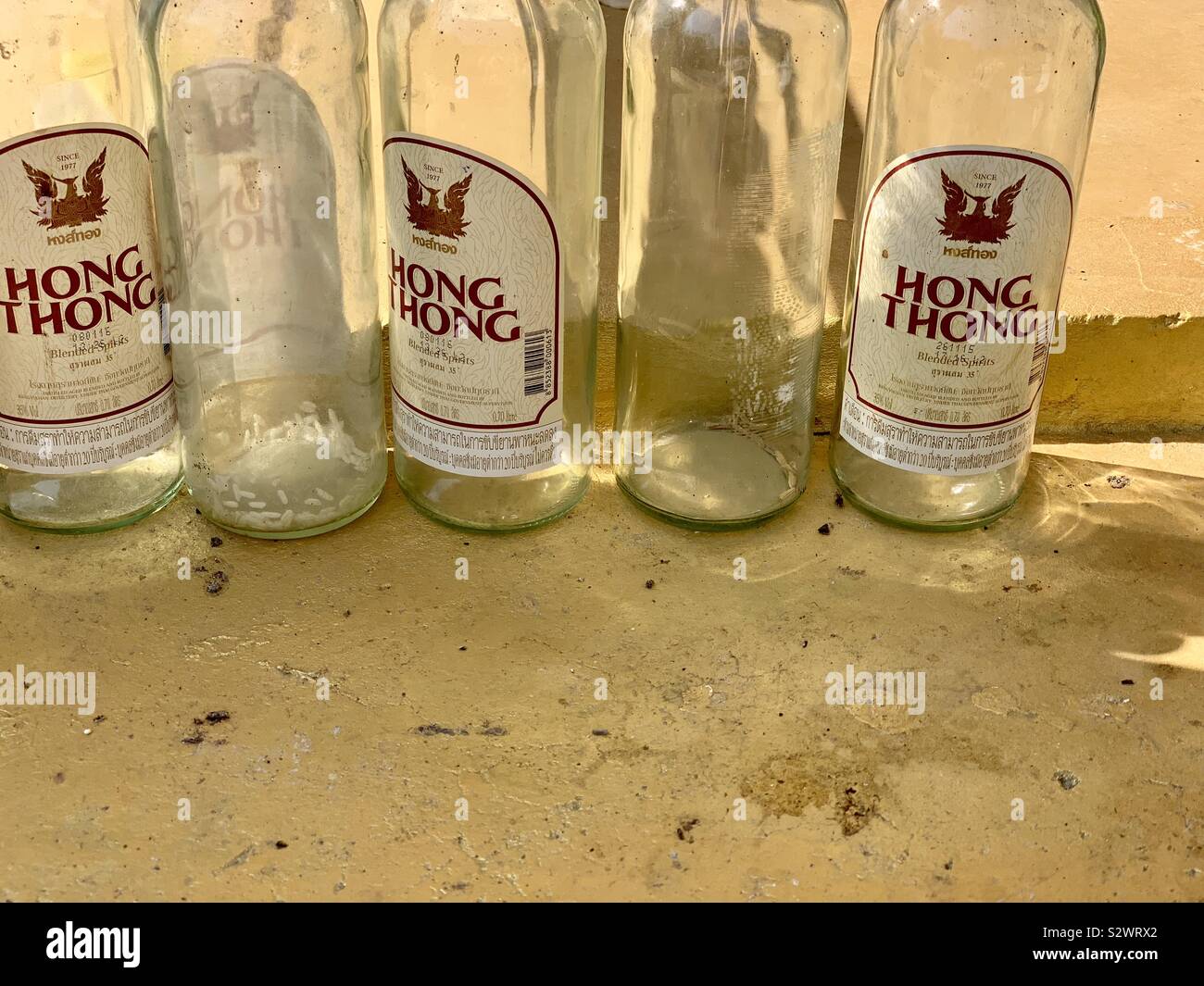 Consommation d'alcool thaïlande Banque de photographies et d'images à haute  résolution - Alamy