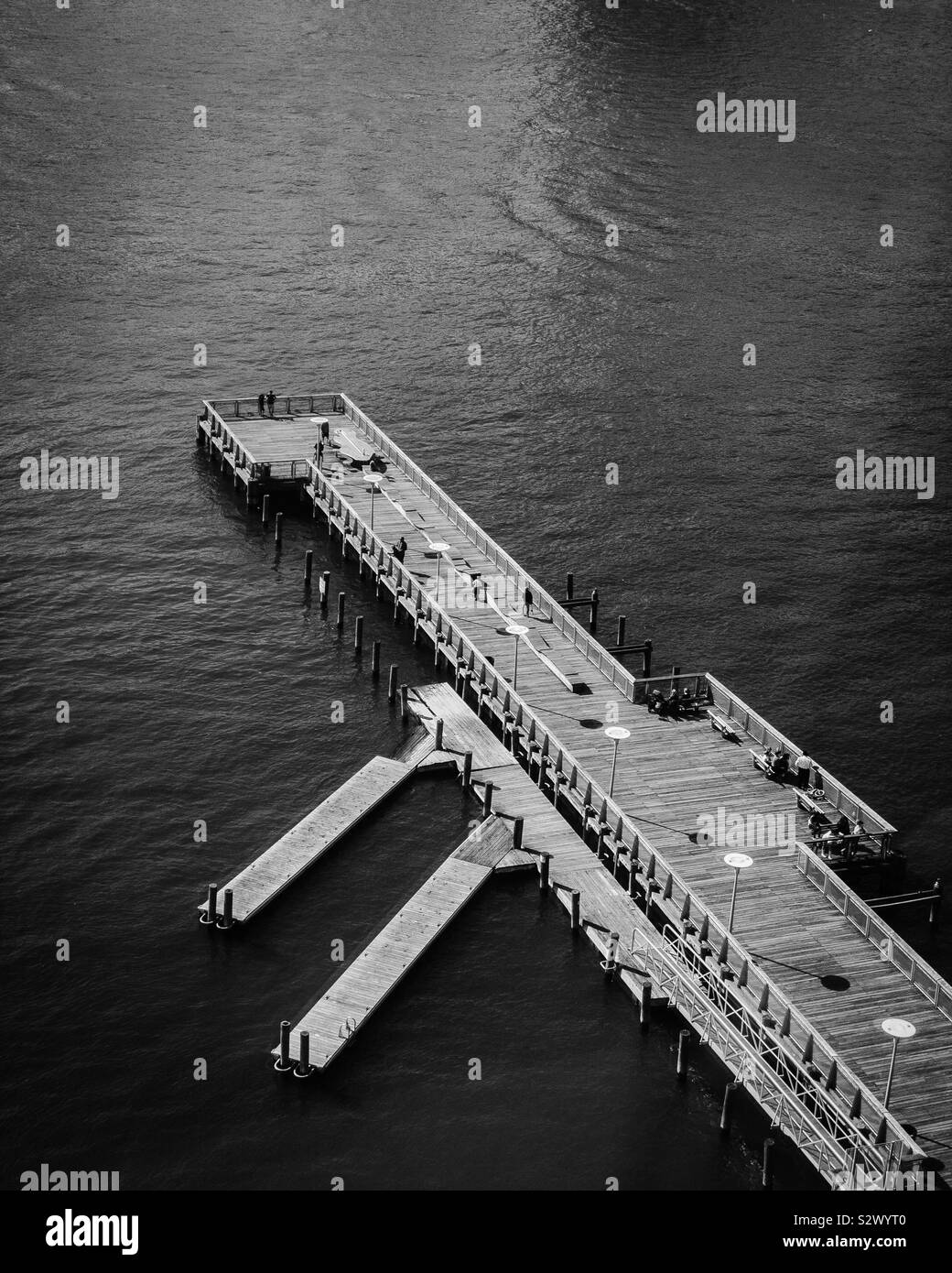 La jetée de pêche dans le bras Plaza State Park Banque D'Images