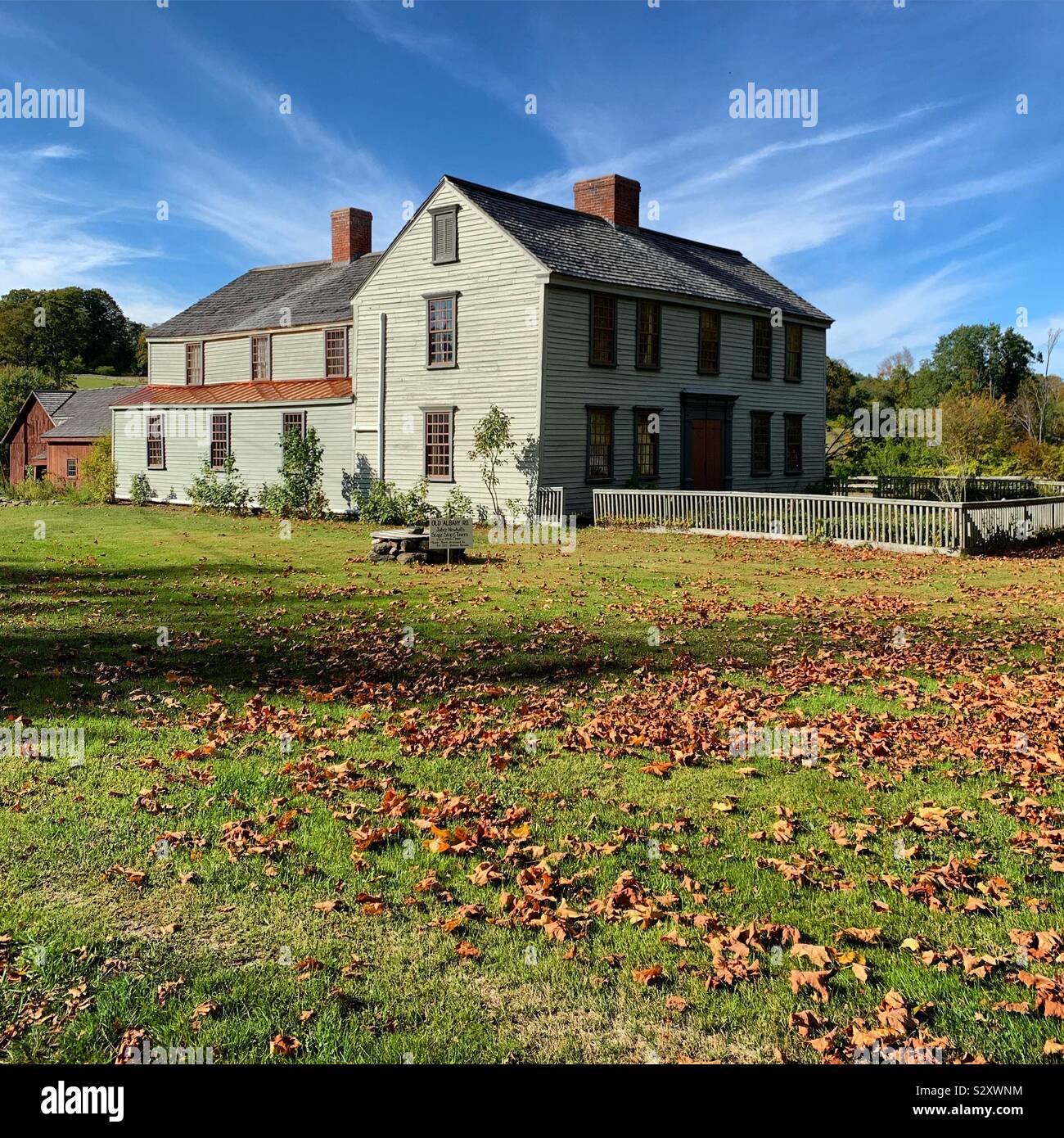 Vue d'automne d'une maison à Conway, Massachusetts, United States Banque D'Images
