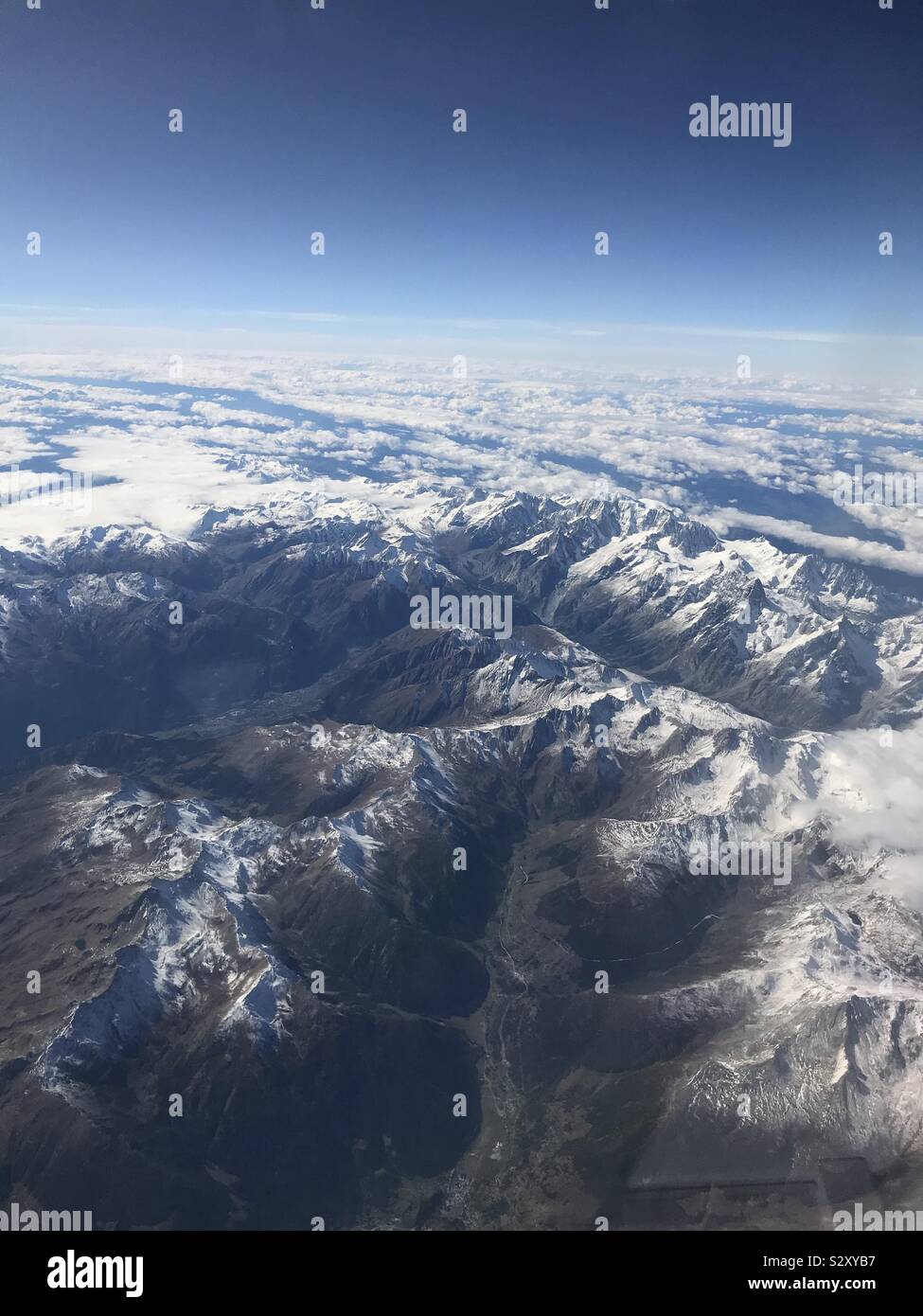 Mont Blanc par l'air, les Alpes - Image de stock capturée avec un smartphone