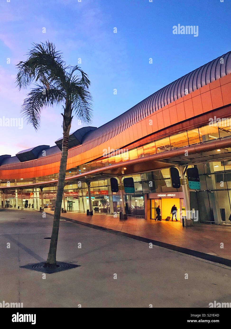 L'extérieur de l'aéroport de Faro, Portugal Banque D'Images