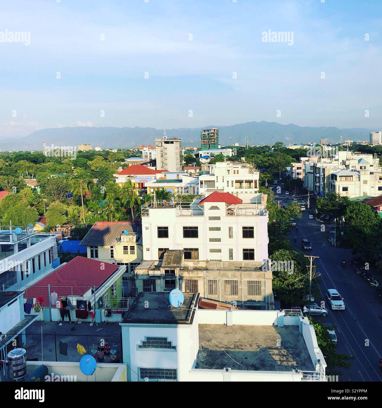 Ville et sur la montagne à Mandalay, Myanmar. Banque D'Images