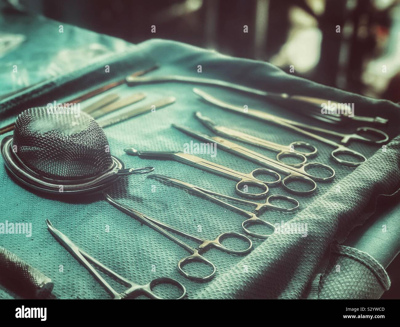 Les instruments chirurgicaux sur l'affichage dans un hôpital chirurgical de l'armée mobile cartes au Musée de l'air dans la région de North Canton, Ohio Banque D'Images