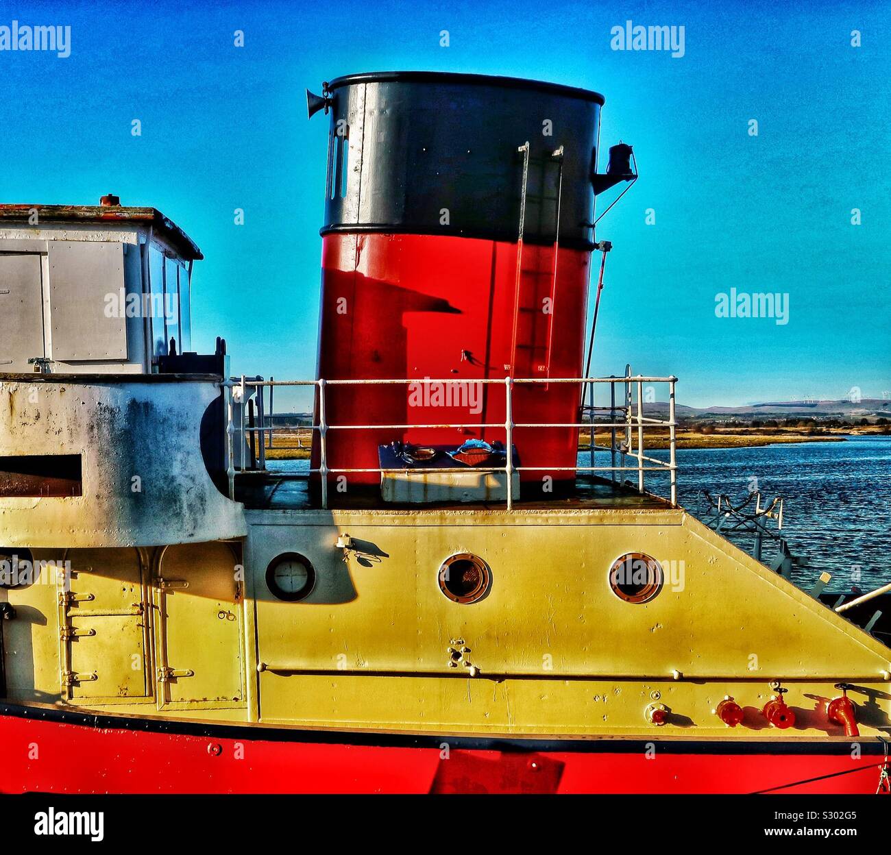 Sur un vieux Red Funnel puffer - Image de stock capturée avec un smartphone
