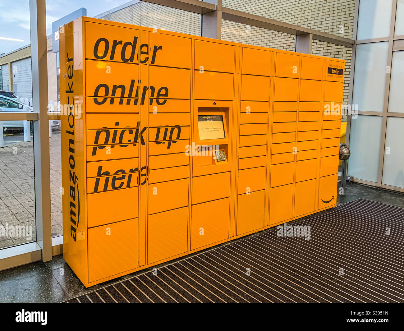 Amazon locker appelé Belle Banque D'Images