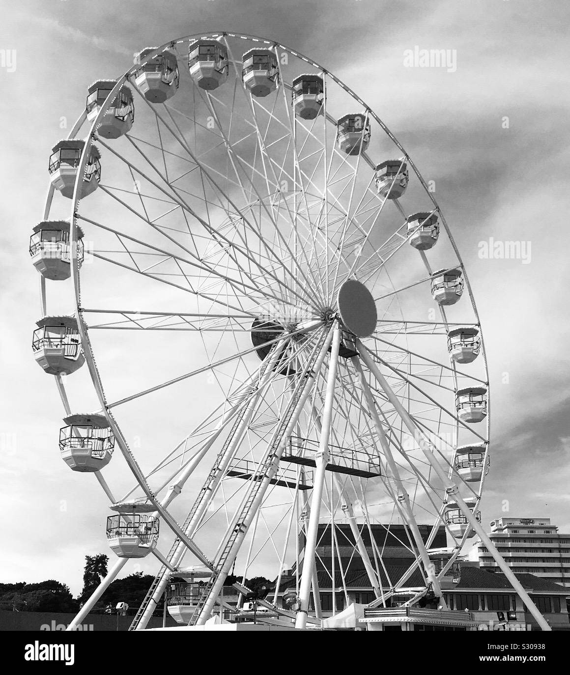 Grande roue à l'approche de la jetée de Bournemouth Banque D'Images