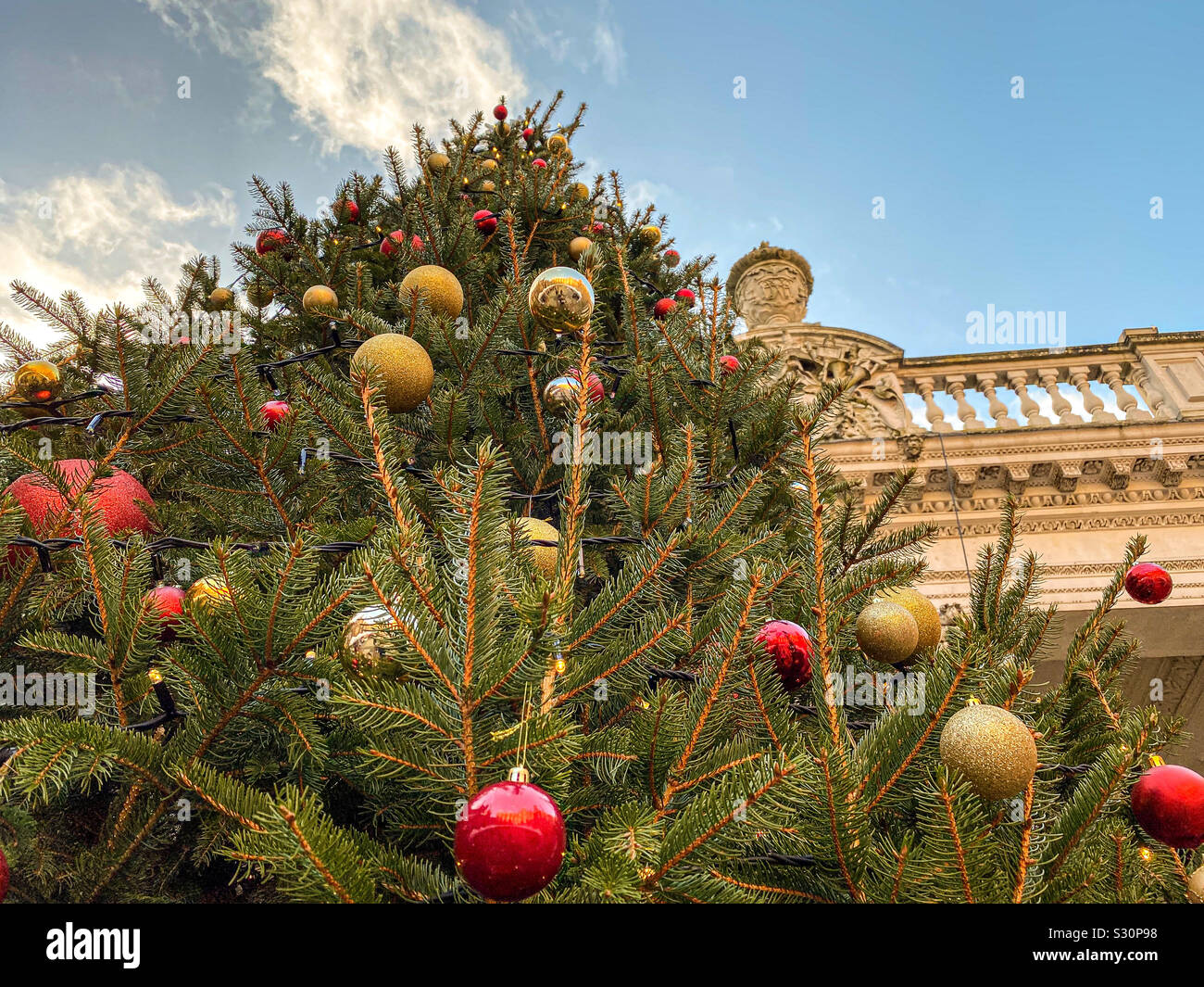 Arbre de Noël à Hampton Court Palace - Image de stock capturée avec un smartphone