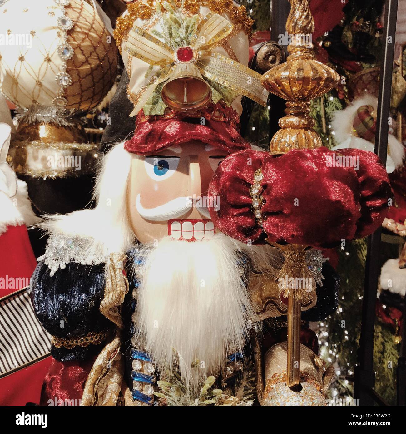Magasin de jouets de Noël Casse-Noisette dans de faux village bavarois Leavenworth, dans l'état de Washington. - Image de stock capturée avec un smartphone