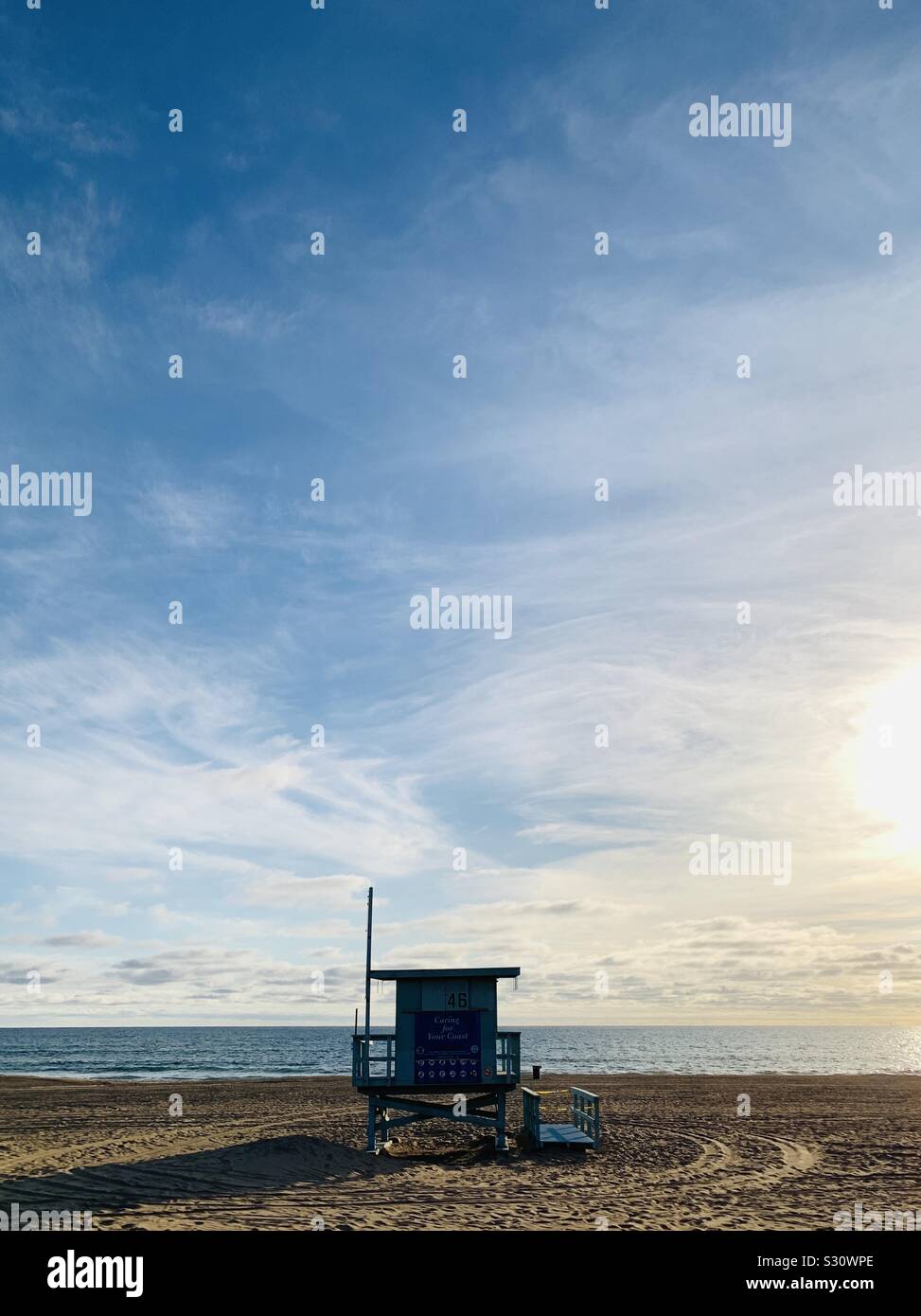 Tour d'un sauveteur sur la plage. Banque D'Images