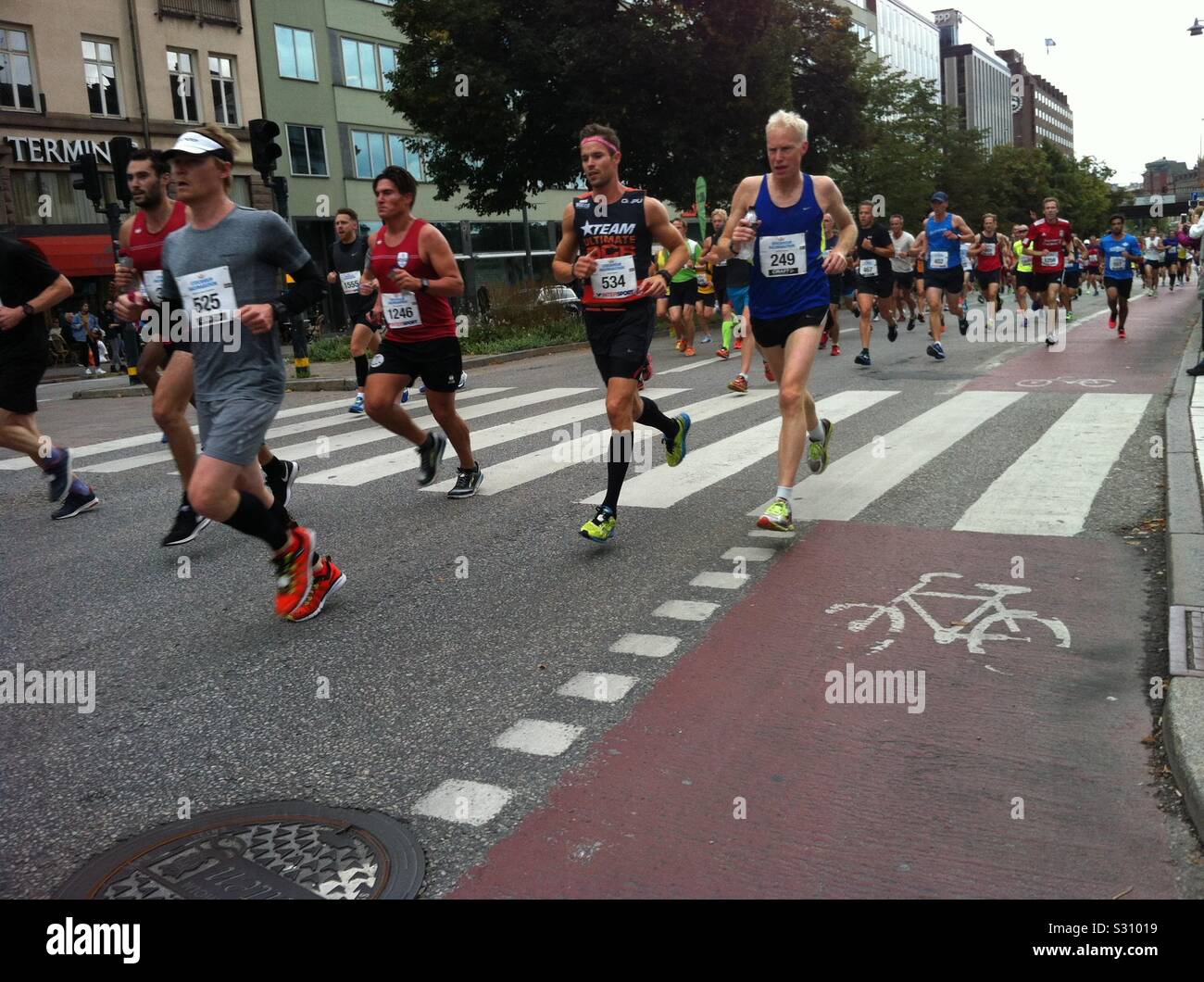 Les athlètes à la Stockholm marathon d'été annuel, activités sportives organisées par la ville. La Suède Banque D'Images