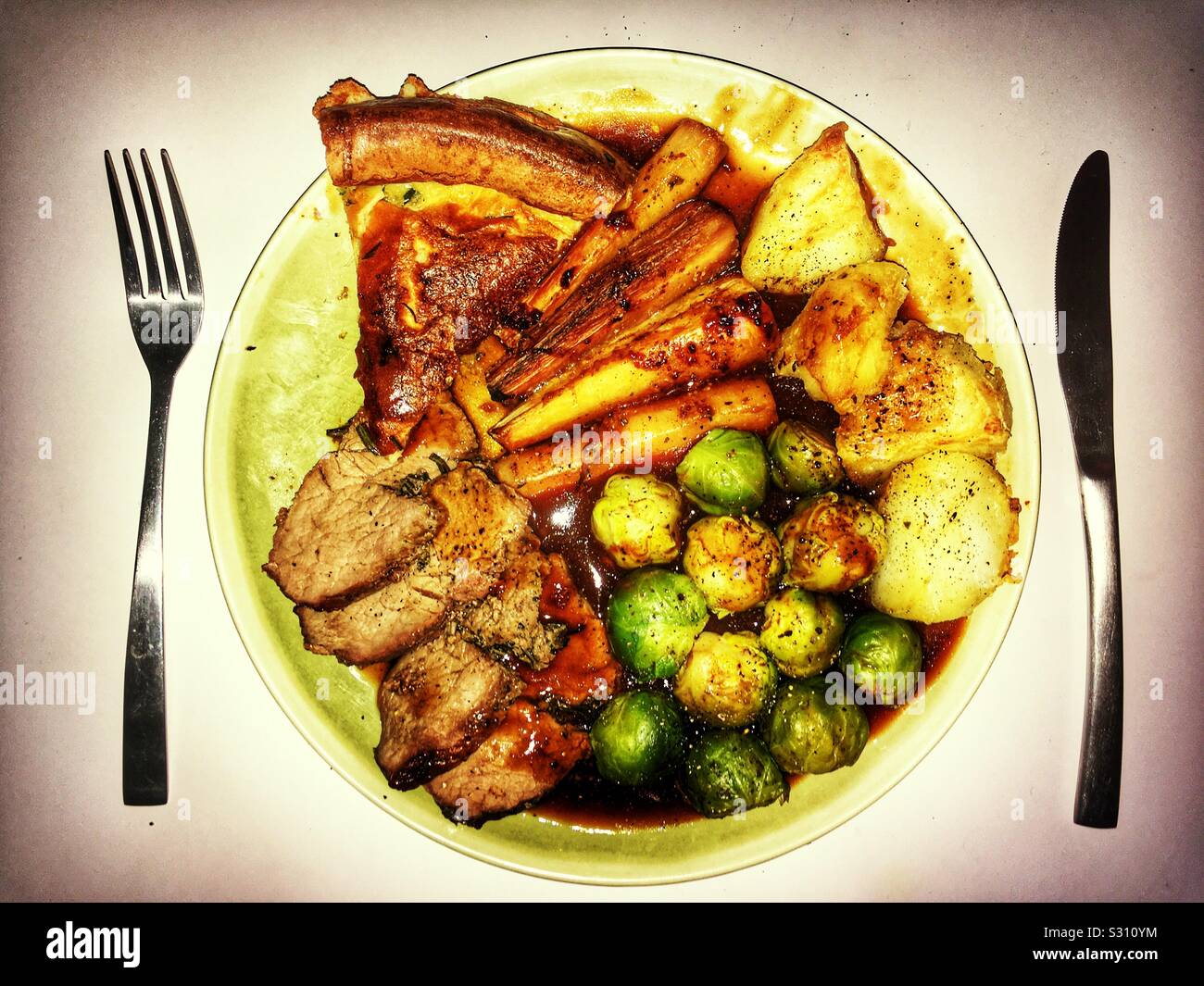 Dîner rôti de bœuf - Image de stock capturée avec un smartphone