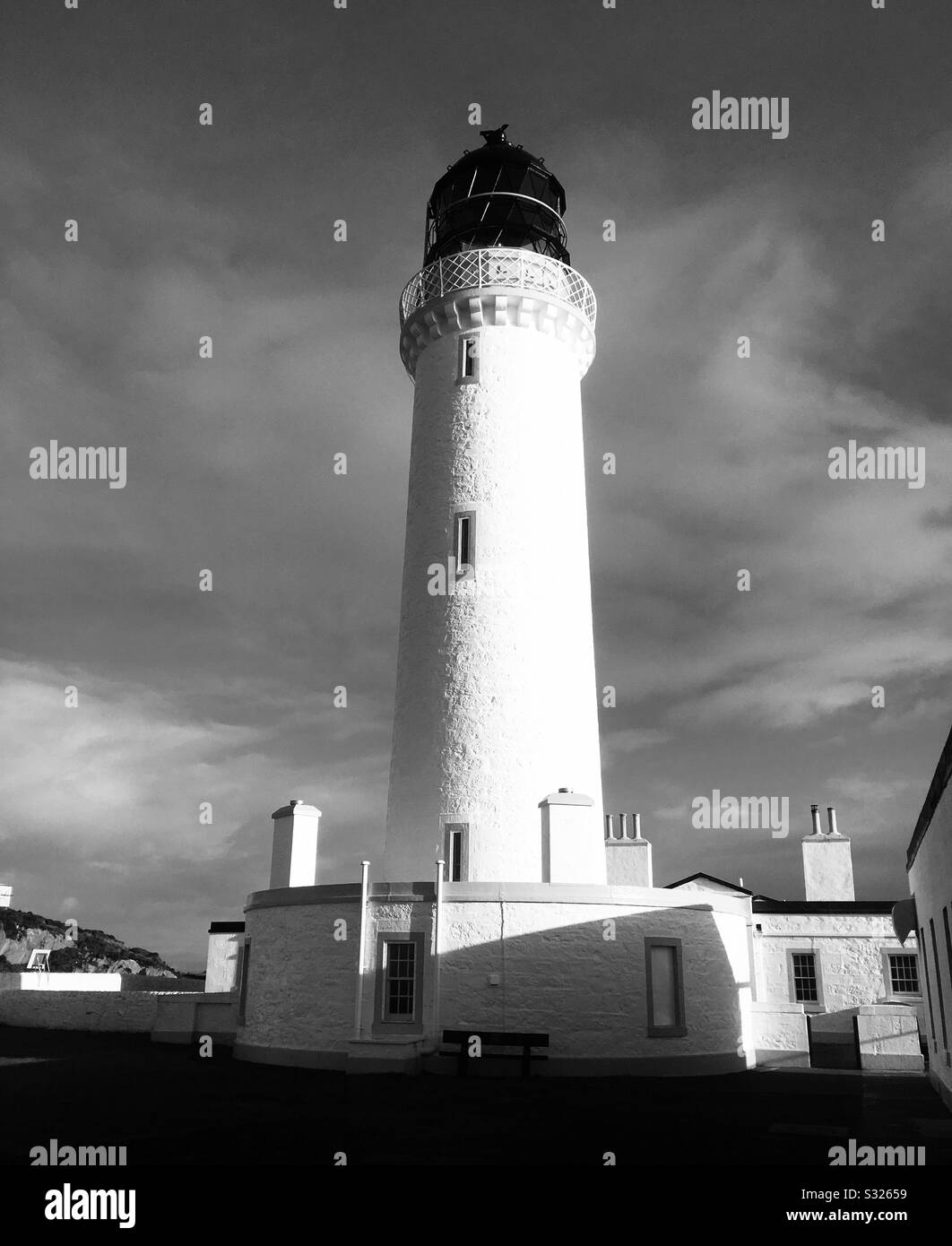 Monochrome de Mull of Galloway Lighthouse par Robert Stevenson, Drummore, Dumfries et Galloway, Écosse Banque D'Images