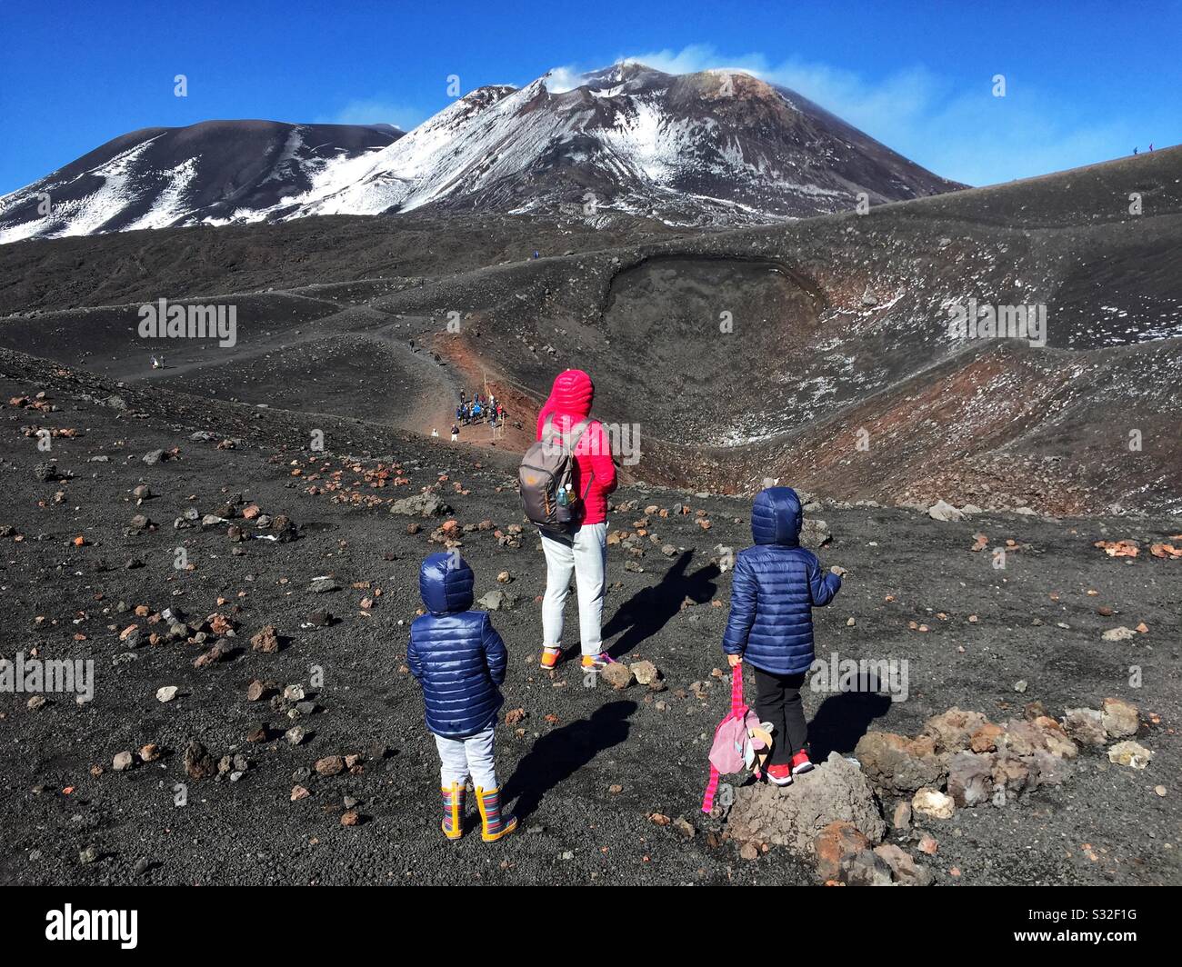 Voyage en famille volcan Etna Sicile - Image de stock capturée avec un smartphone