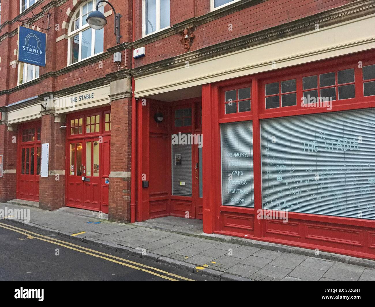 The stable, une plate-forme de collègue pour les indépendants et les petites entreprises de Weston-super-Mare, Royaume-Uni - Image de stock capturée avec un smartphone