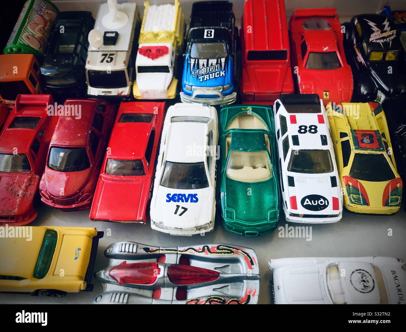 Collection de voitures automobiles jouets. Banque D'Images