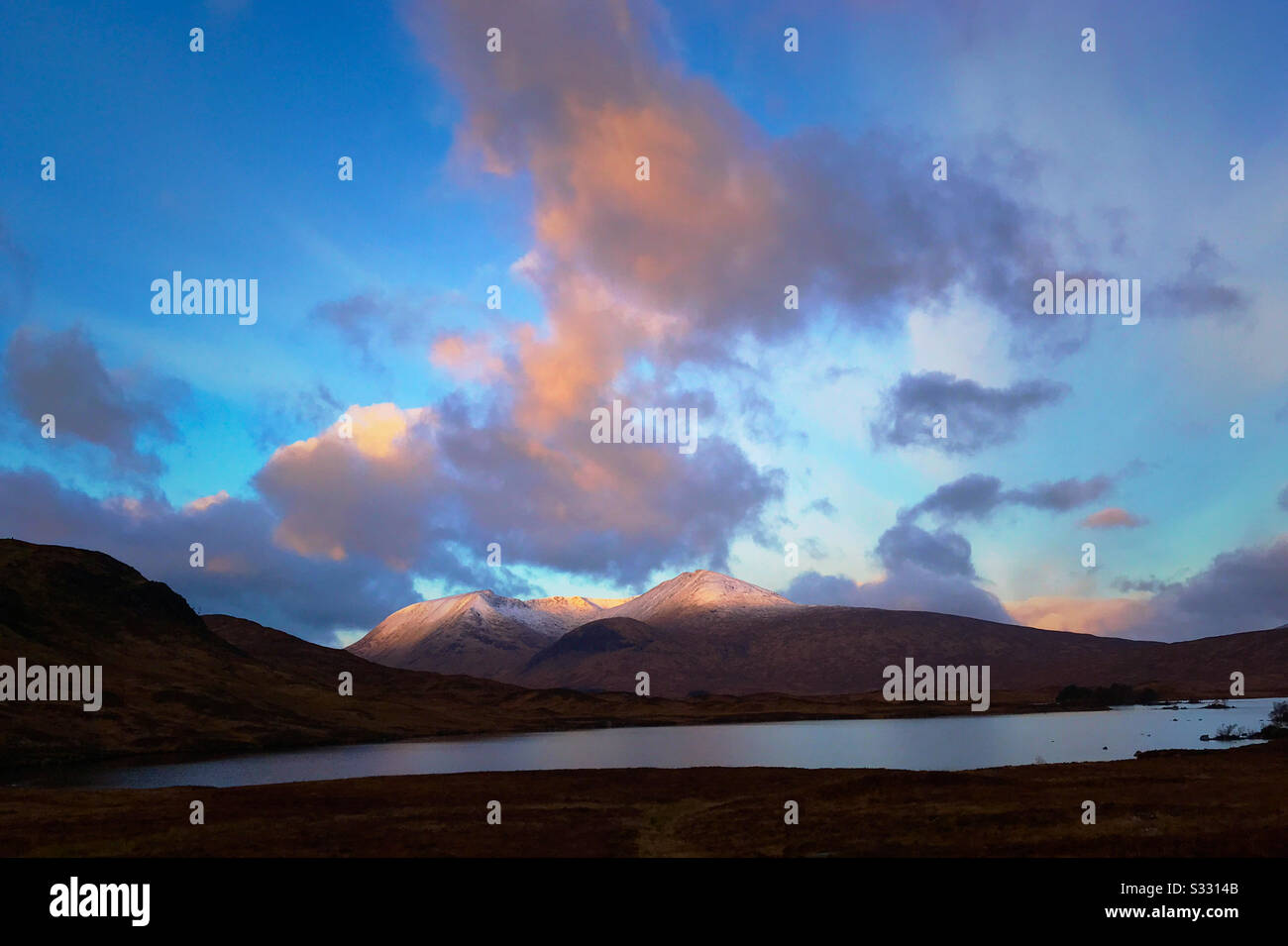 Mont noir à Argyll et Bute, Écosse. - Image de stock capturée avec un smartphone