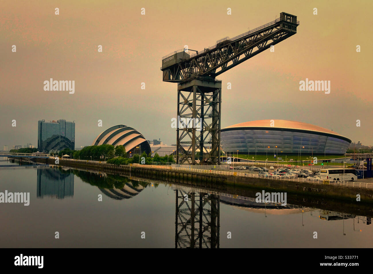 Clyde Auditorium (Armadillo), Finneston Crane et SSE Hydro, qui fait partie du Scottish Event Campus, sur la rivière Clyde à Glasgow, Écosse. Banque D'Images