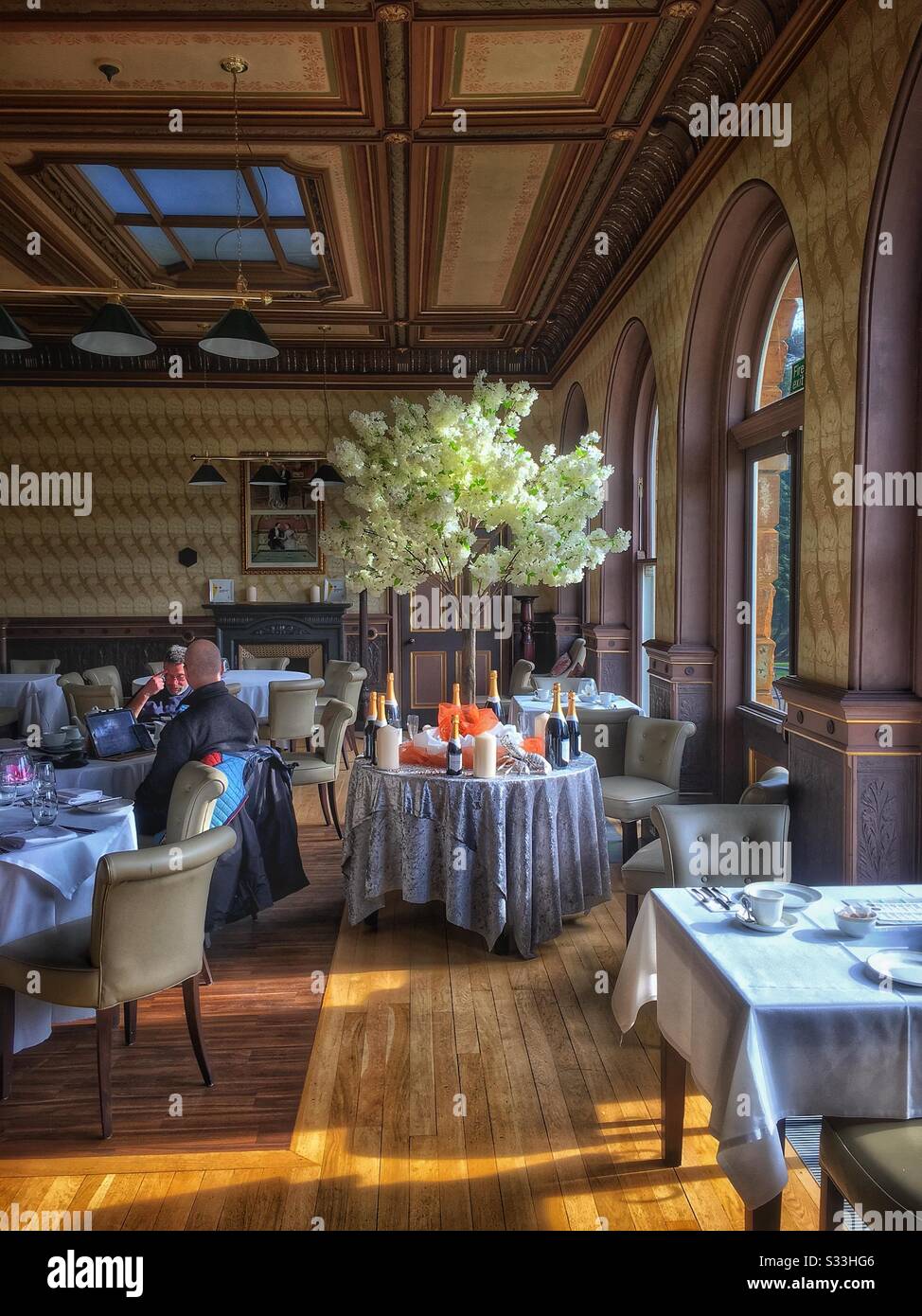 The Billiard Room at Delabre Abbey, Northampton, Royaume-Uni; maintenant un restaurant haut de gamme appelé Hibiscus. Banque D'Images