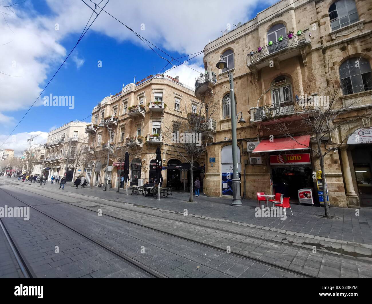 Beaux bâtiments du XIXe siècle le long de la rue Jaffa à Jérusalem. Banque D'Images