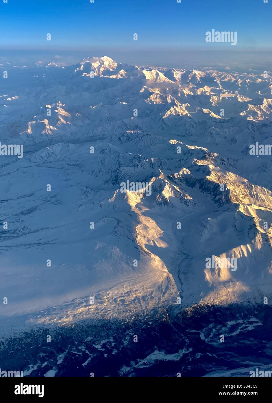 Denali, anciennement connu sous le nom de Mount McKinley, le plus haut sommet en Amérique du Nord. Alaska - Image de stock capturée avec un smartphone