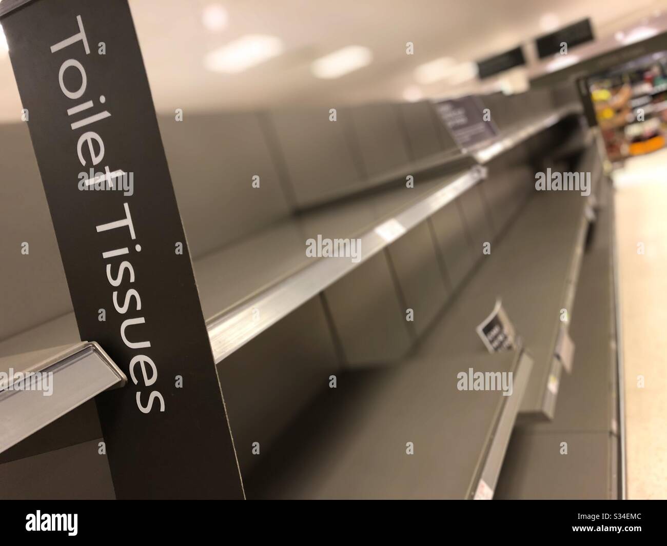 Les rayons des supermarchés vides Banque D'Images