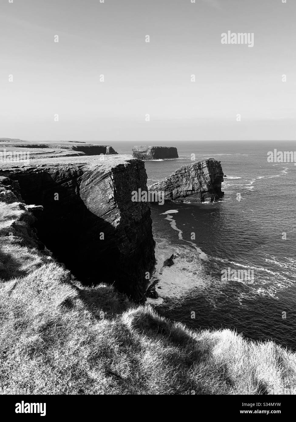 Soleil d'hiver sur la Wild Atlantic Way, Irlande - Image de stock capturée avec un smartphone