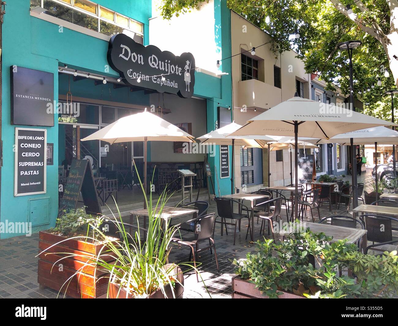 Terrasse extérieure du restaurant à Mendoza, Argentine. Banque D'Images