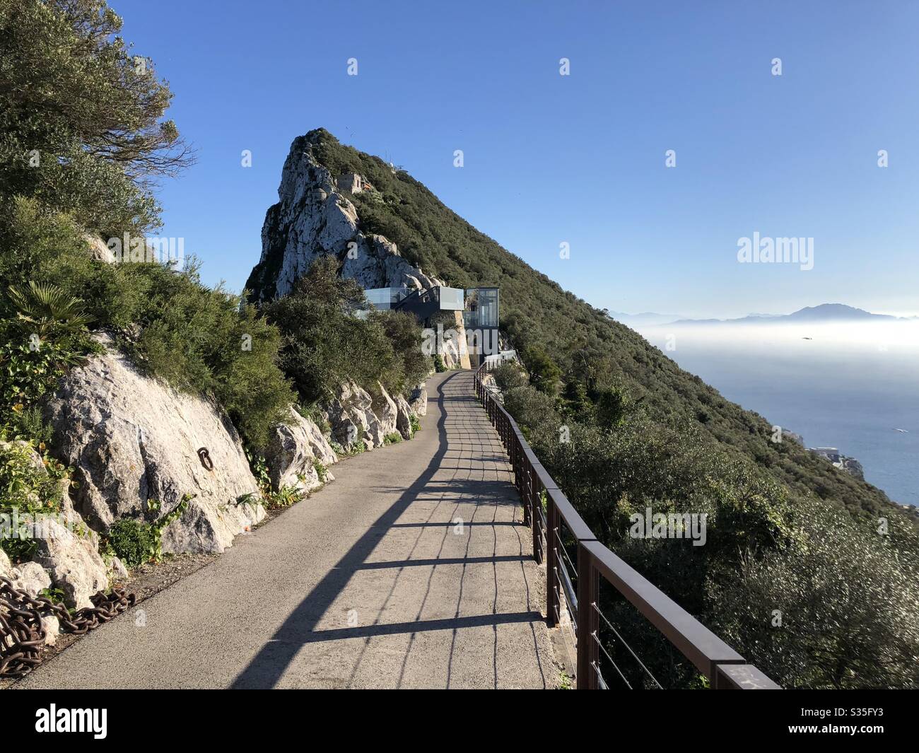 Road au sommet du rocher de Gibraltar Banque D'Images