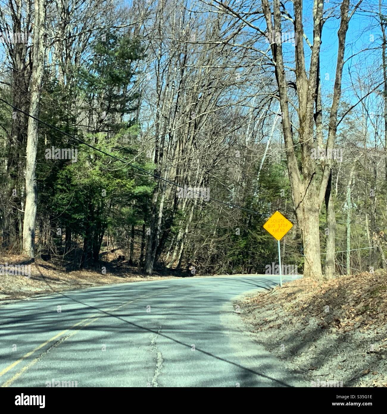 Une route nationale dans le Massachusetts, États-Unis - Image de stock capturée avec un smartphone