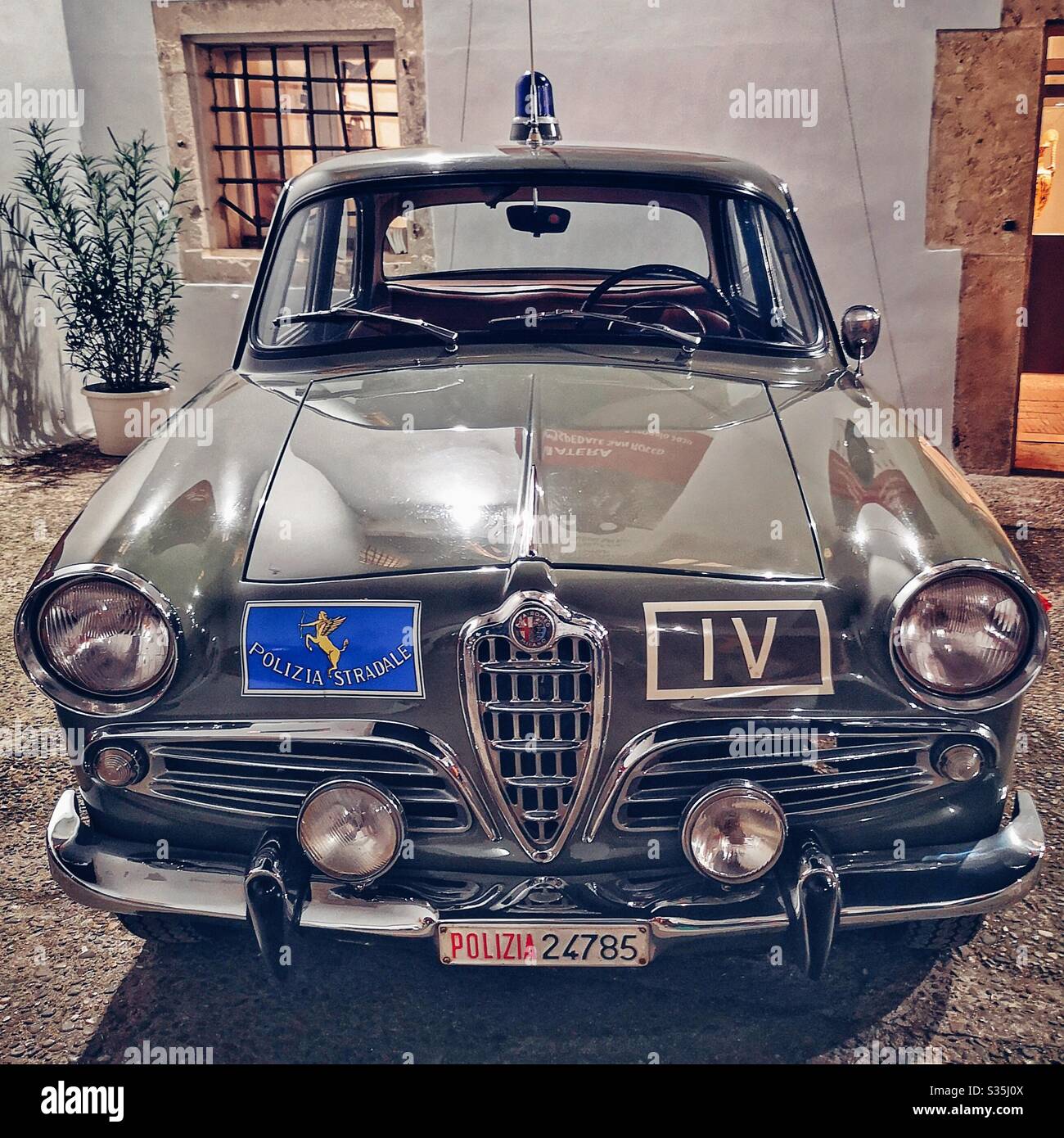 Cool 1950 Alfa Romeo voiture de police italienne Banque D'Images
