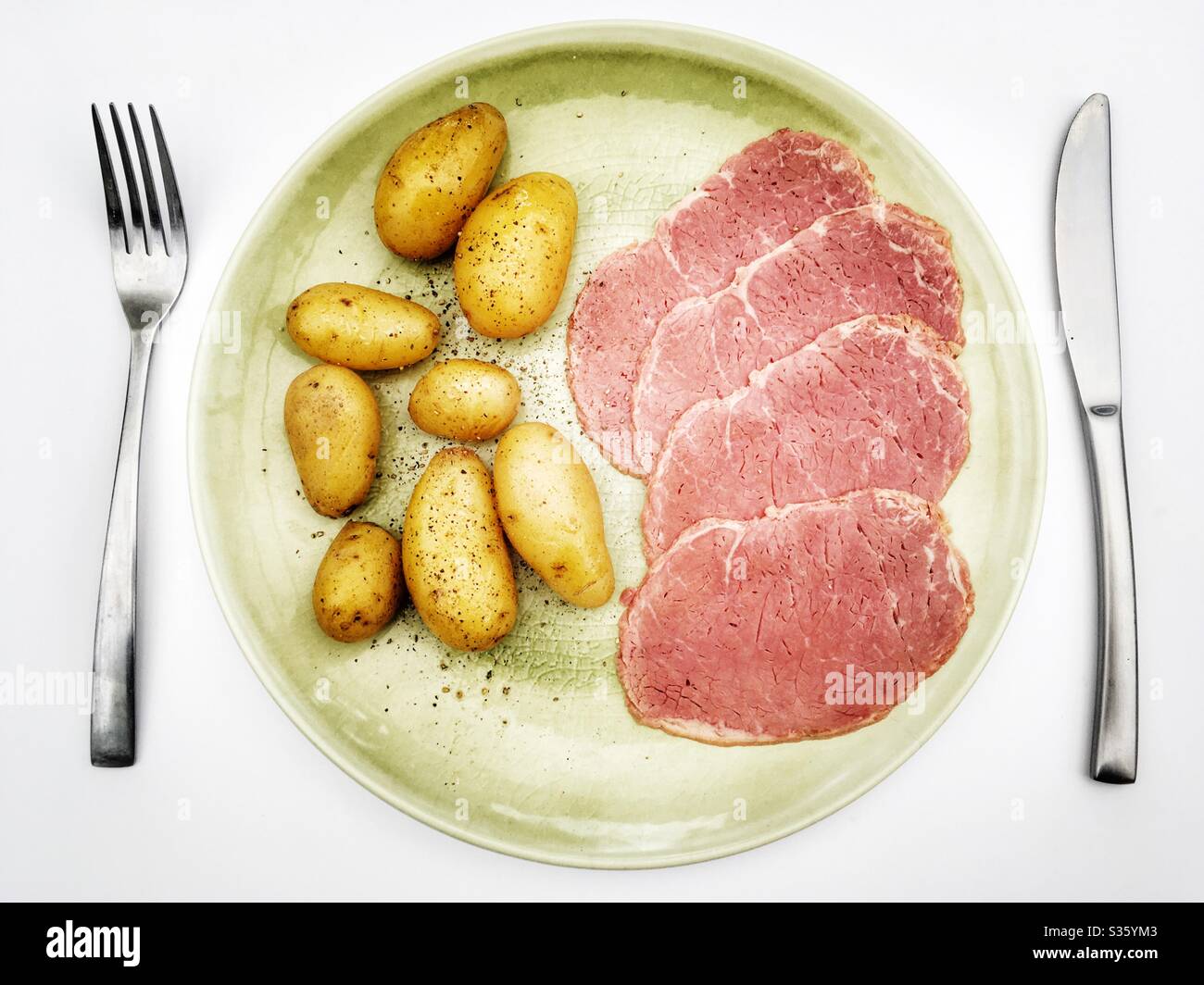 Bœuf salé et pommes de terre - Image de stock capturée avec un smartphone