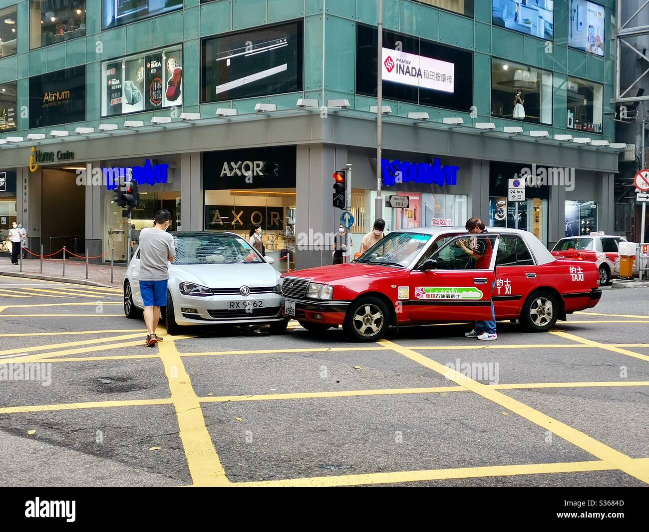 Accident de voiture sur la route Lockhart à WAN Chai, Hong Kong. Banque D'Images