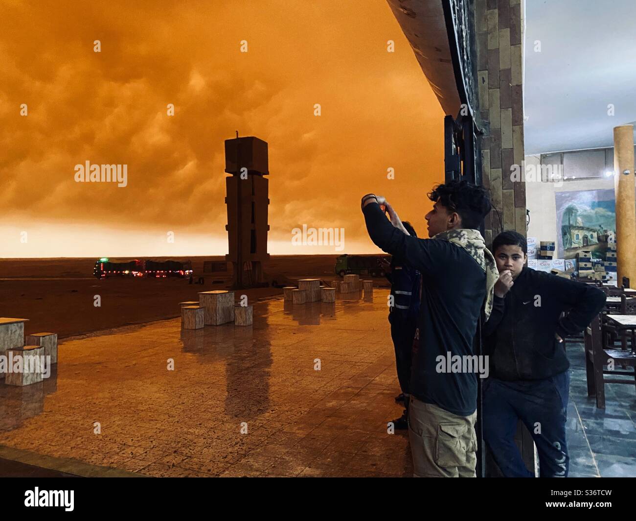 Tempête de dragon dans le désert blanc. Farafra Banque D'Images