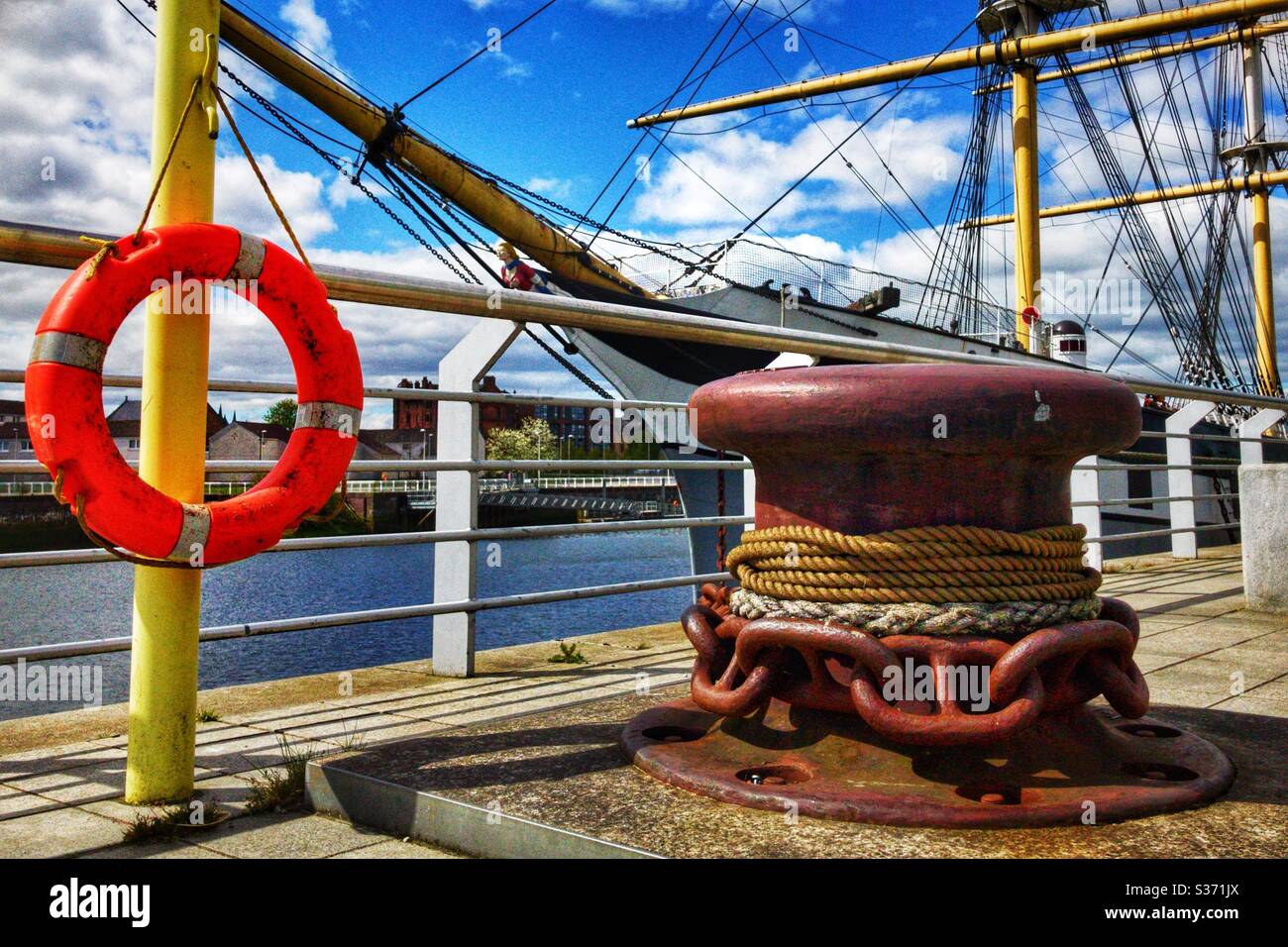 Tall Ship Glenlee sur la rivière Clyde au Riverside Museum à Glasgow, en Écosse. - Image de stock capturée avec un smartphone