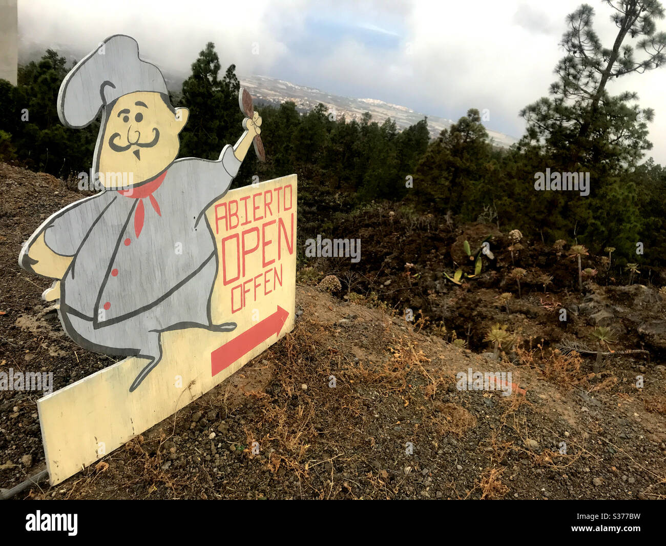 Ouvert au restaurant en 3 langues, Tenerife Iles Canaries Espagne - Image de stock capturée avec un smartphone