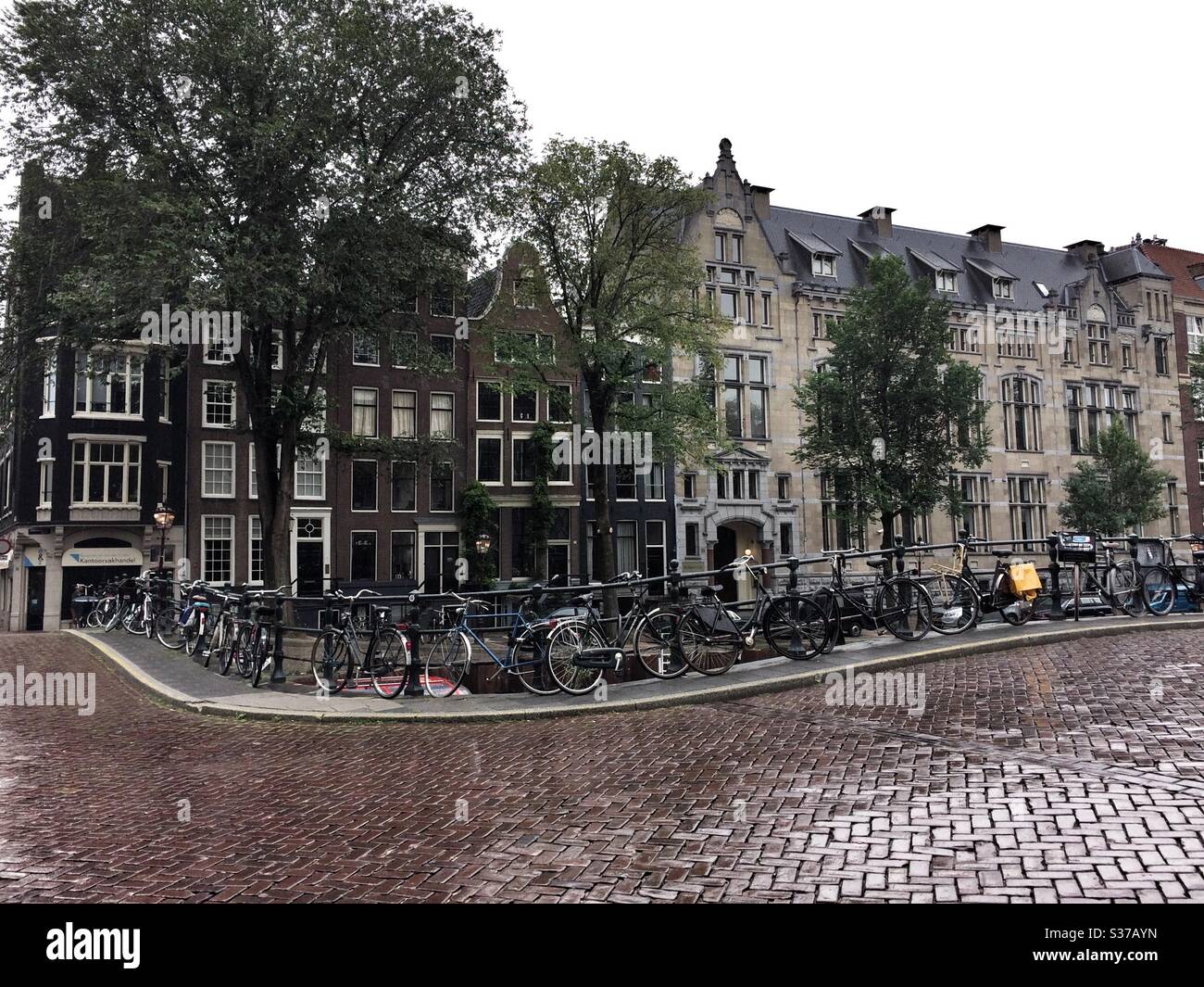 Un jour de pluie à Amsterdam Banque D'Images