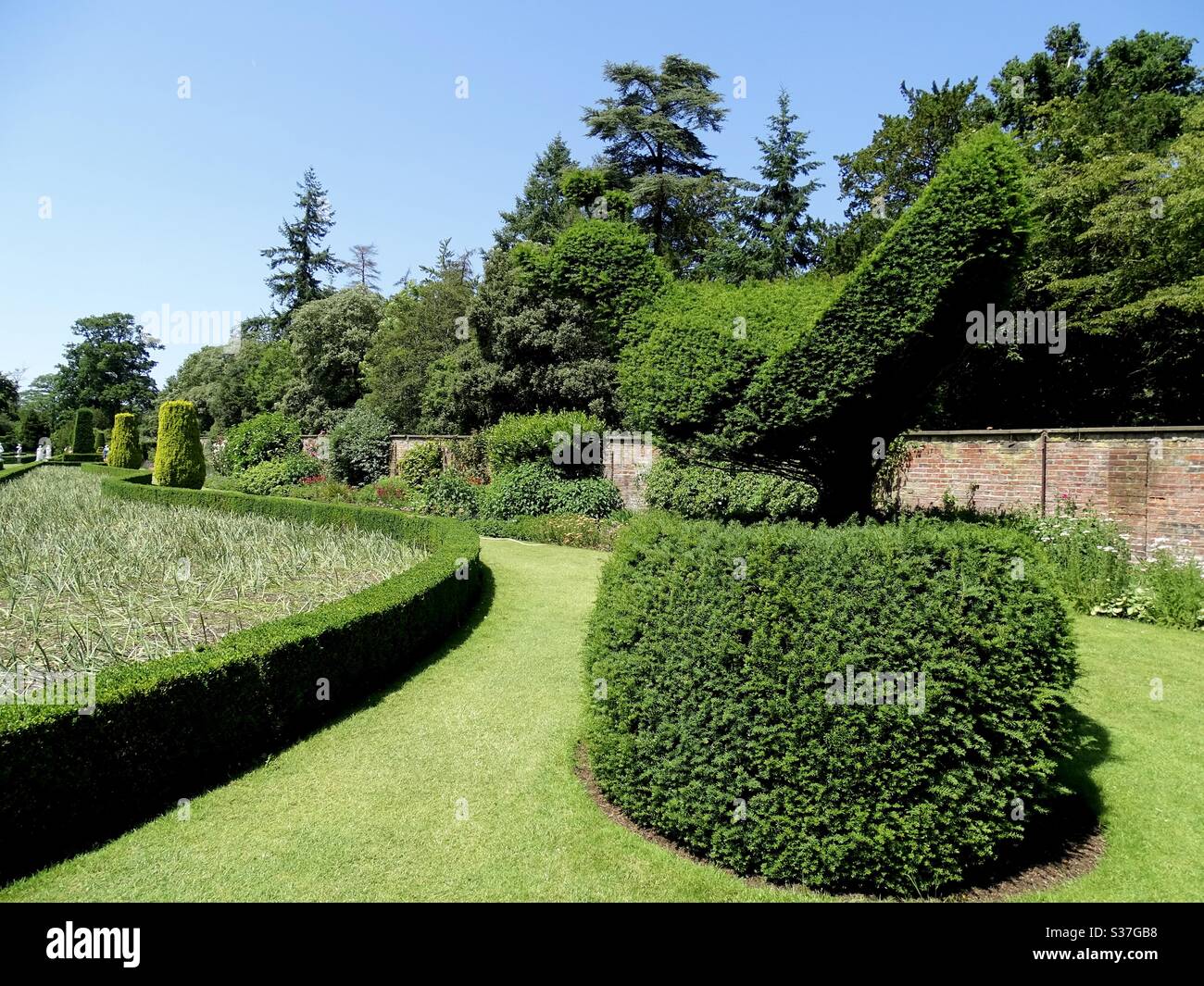 Beau jardin à l'anglaise Banque de photographies et d’images à haute