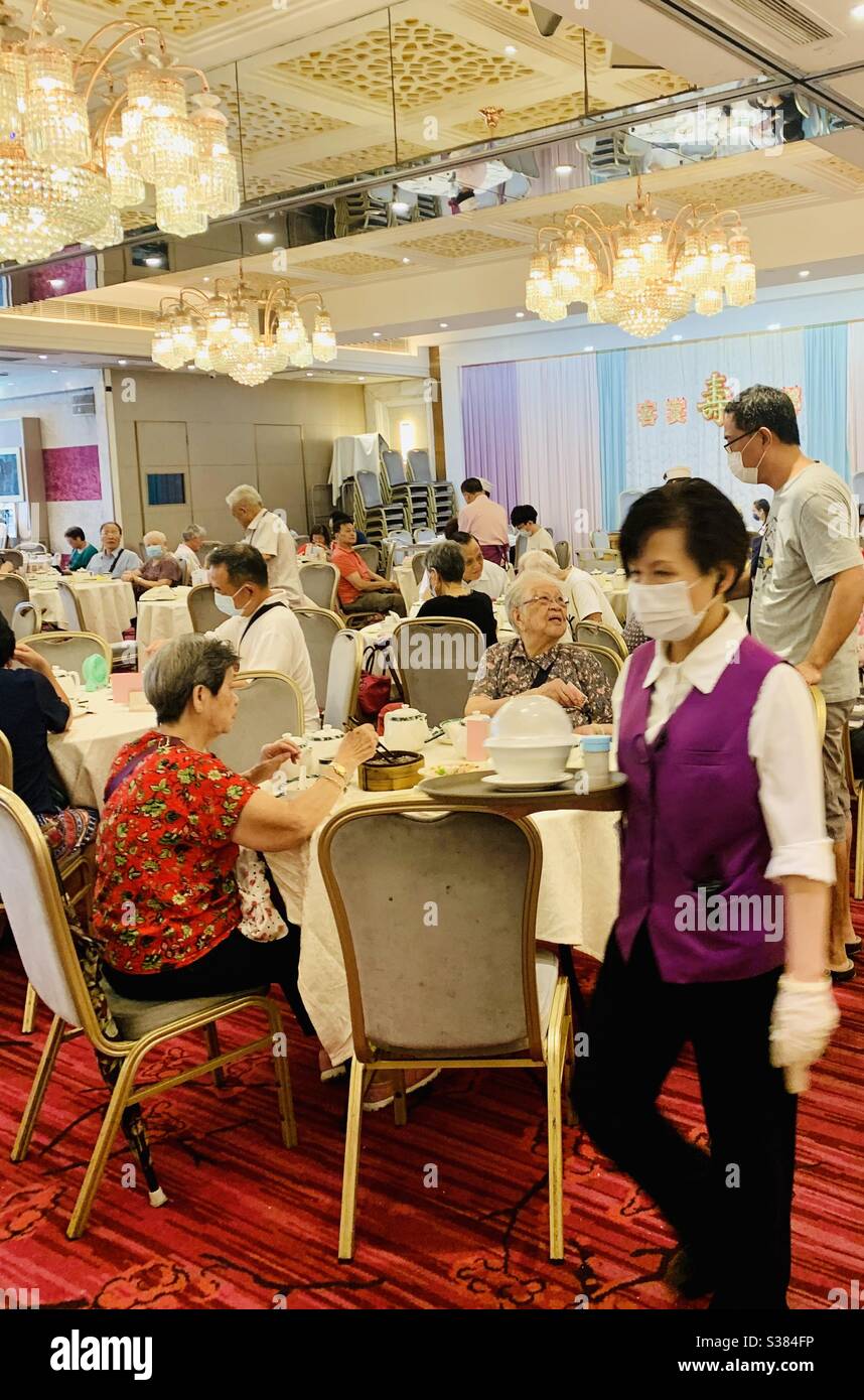 Un restaurant traditionnel Yum Cha à Aberdeen, Hong Kong. Banque D'Images