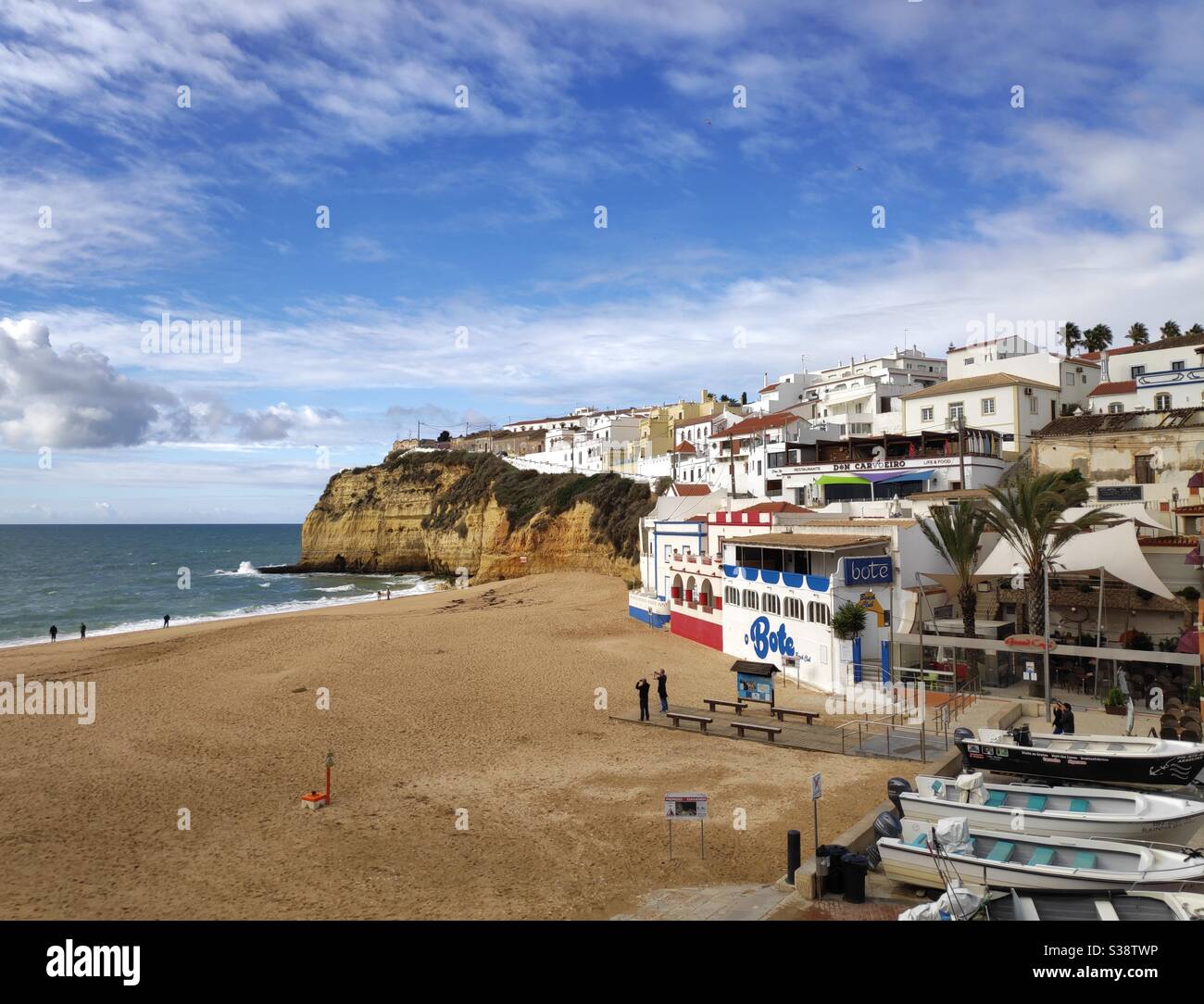 Une plage près de Lagos au Portugal - Image de stock capturée avec un smartphone