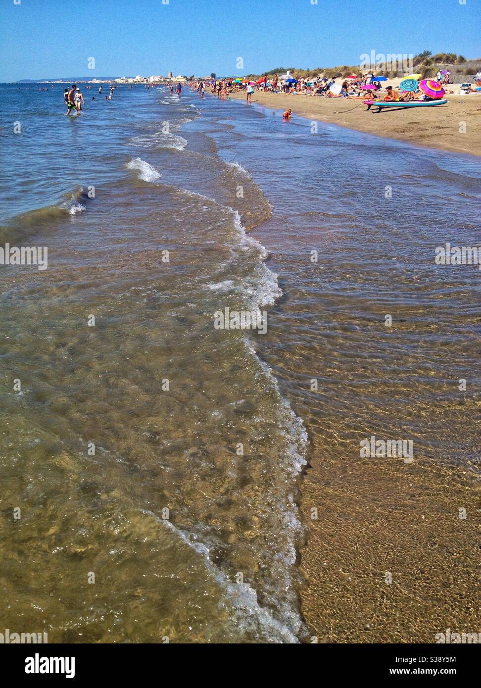Plage du petit travers en été, Carnon, Occitanie France - Image de stock capturée avec un smartphone