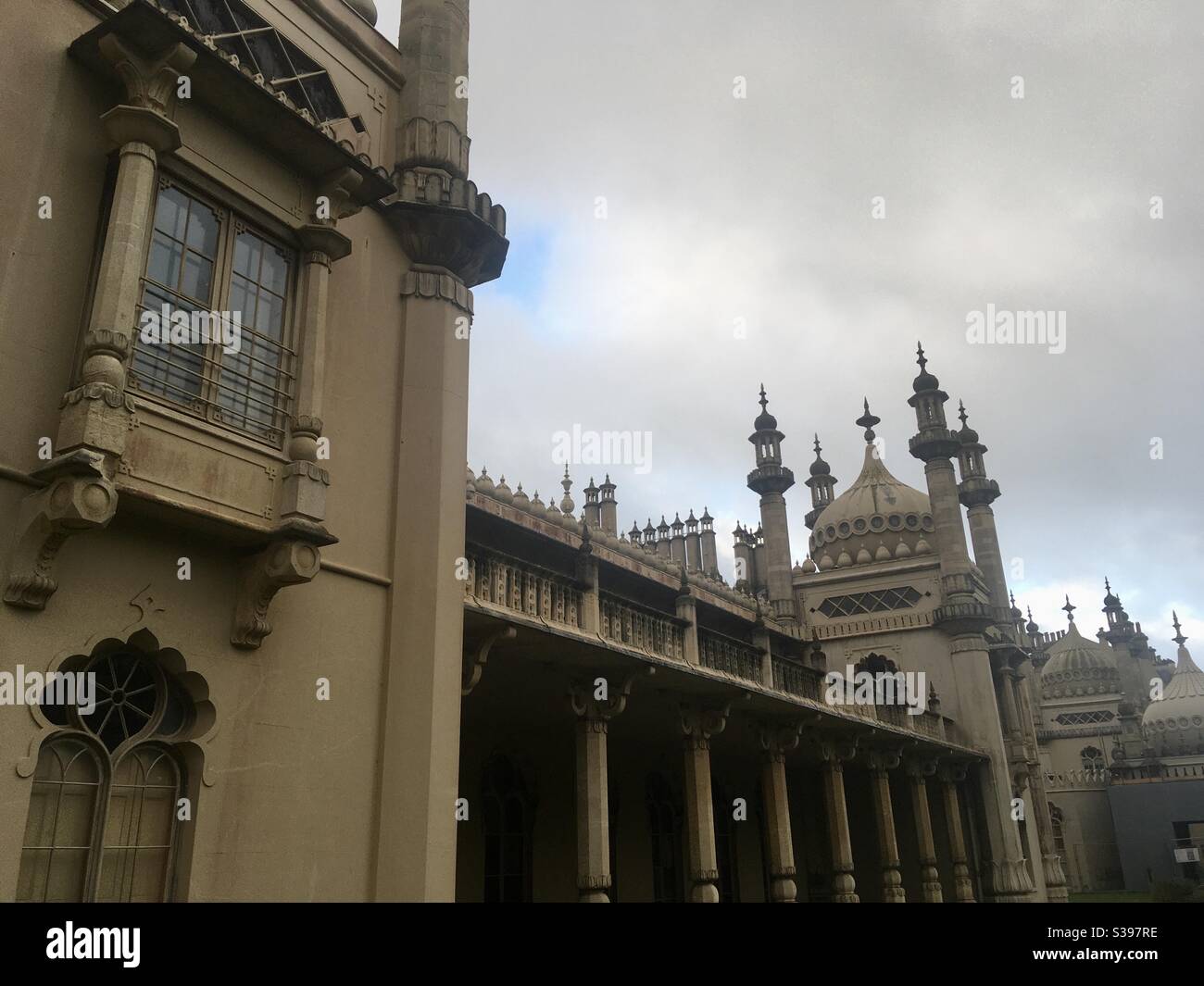 Royal Pavilion, Brighton, architecture Régence dans le style d'un palais indien de Mogul - Image de stock capturée avec un smartphone