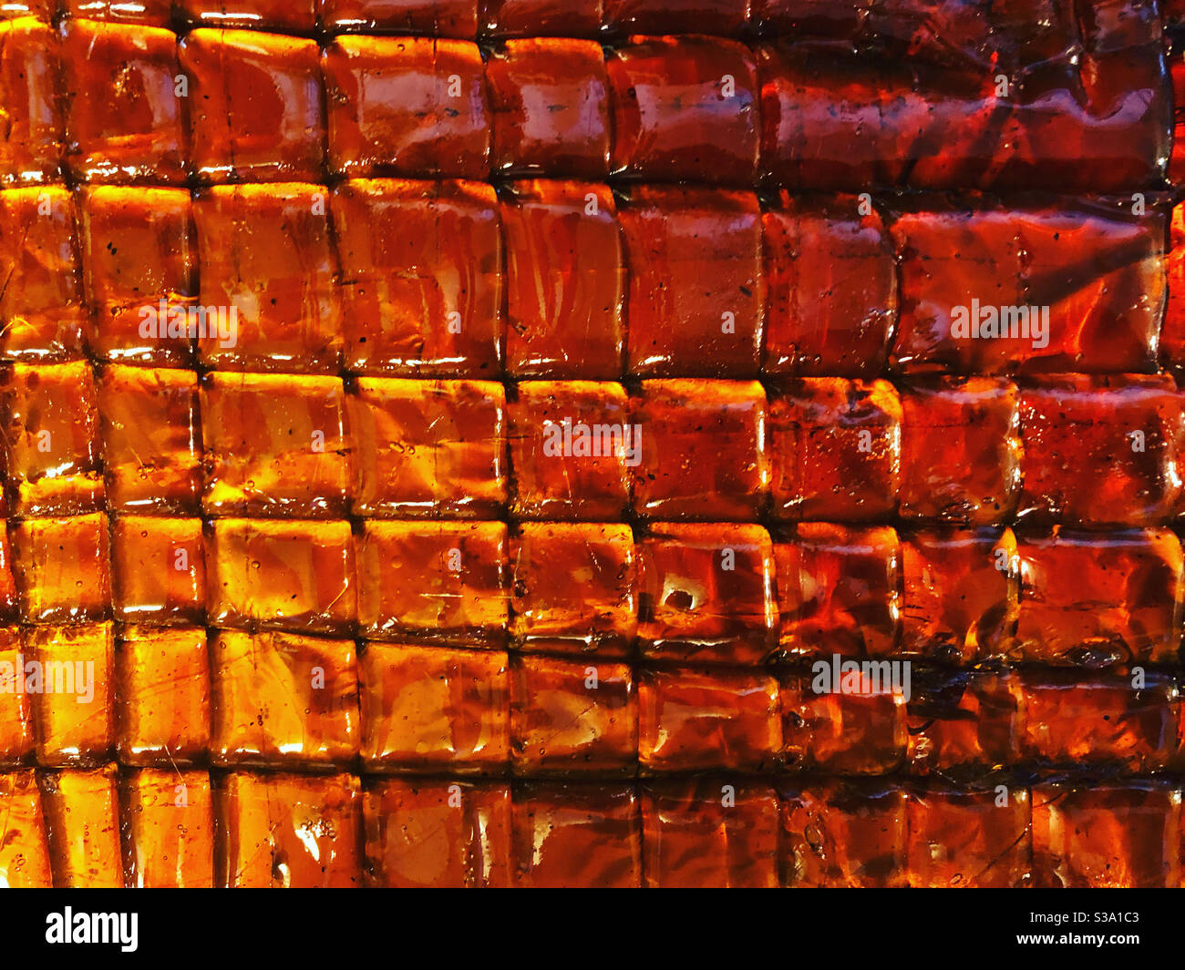 Bonbons faits maison de thé créés dans une entreprise de Mississippi Cottage Food. Le bonbon est coupé à la main. Banque D'Images