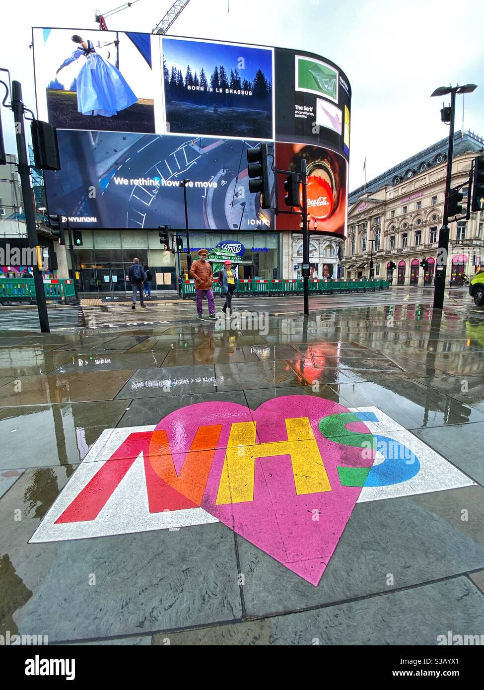 La publicité dans Piccadilly Circus le lundi matin 2 novembre 2020 avant le début d'un confinement national Le jeudi 5 novembre à Londres, Angleterre Banque D'Images