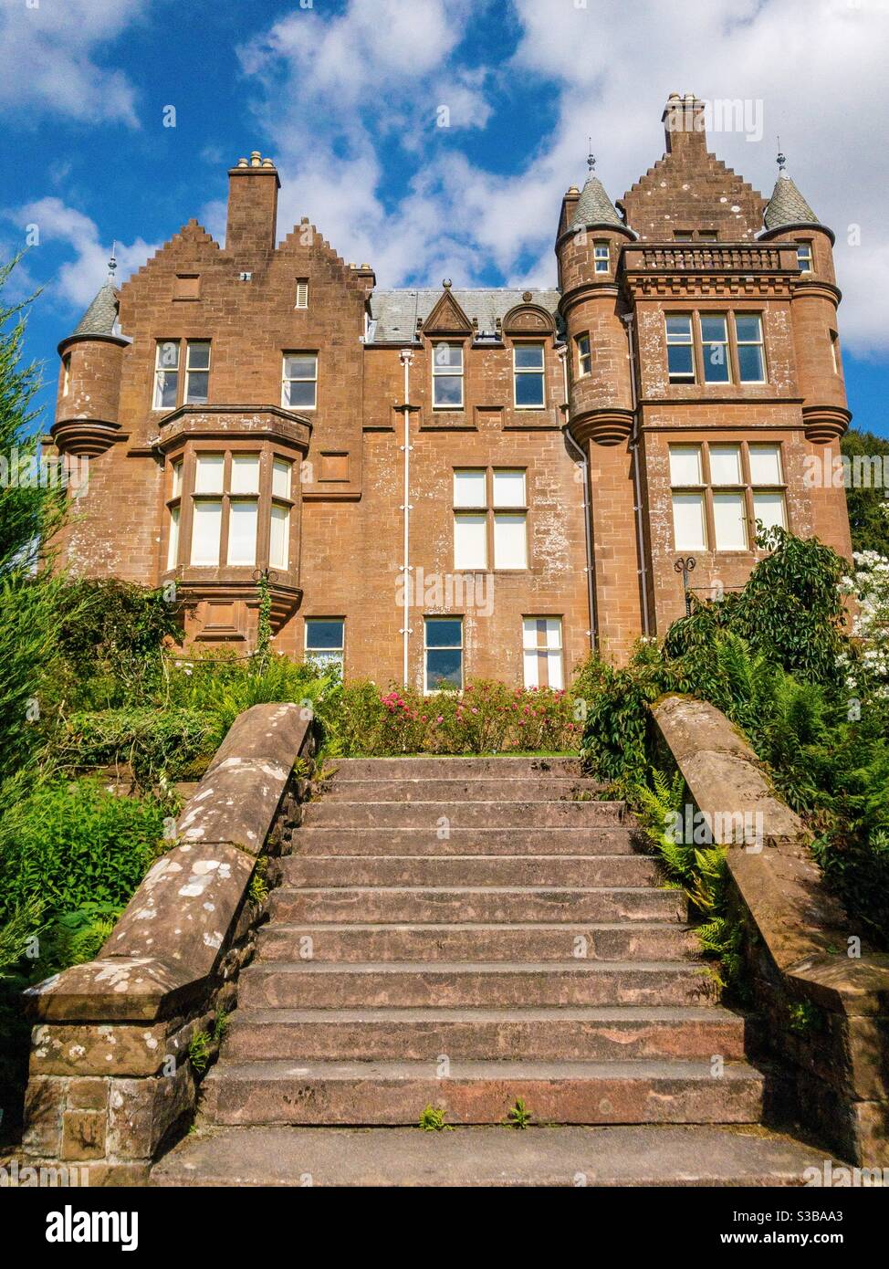 Maison de Threave aux jardins de Threave près de Castle Douglas, Dumfries et Galloway, Écosse. Construit en 1871-1873 dans le style Baronial écossais. Banque D'Images