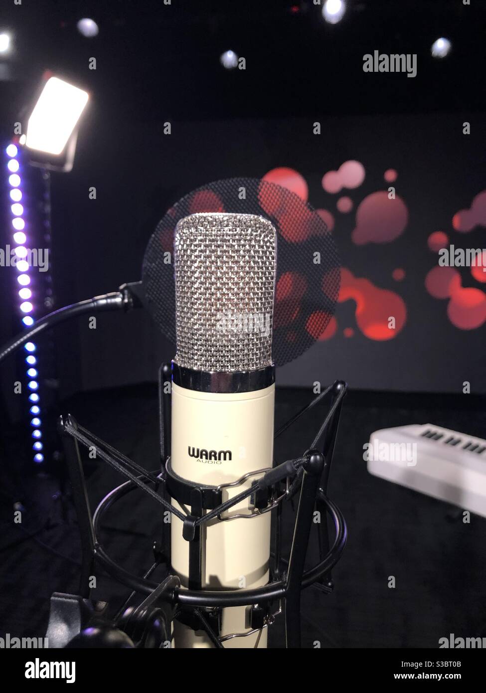 Microphone pour voix dans un studio d'enregistrement Banque D'Images