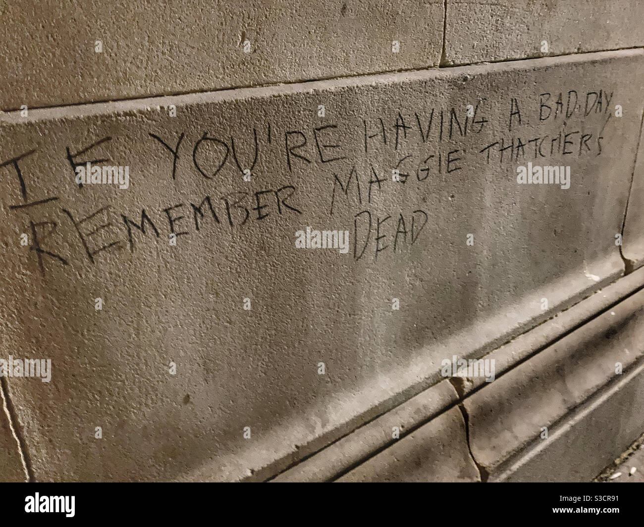 Graffiti sur St George’s Hall Liverpool - Image de stock capturée avec un smartphone