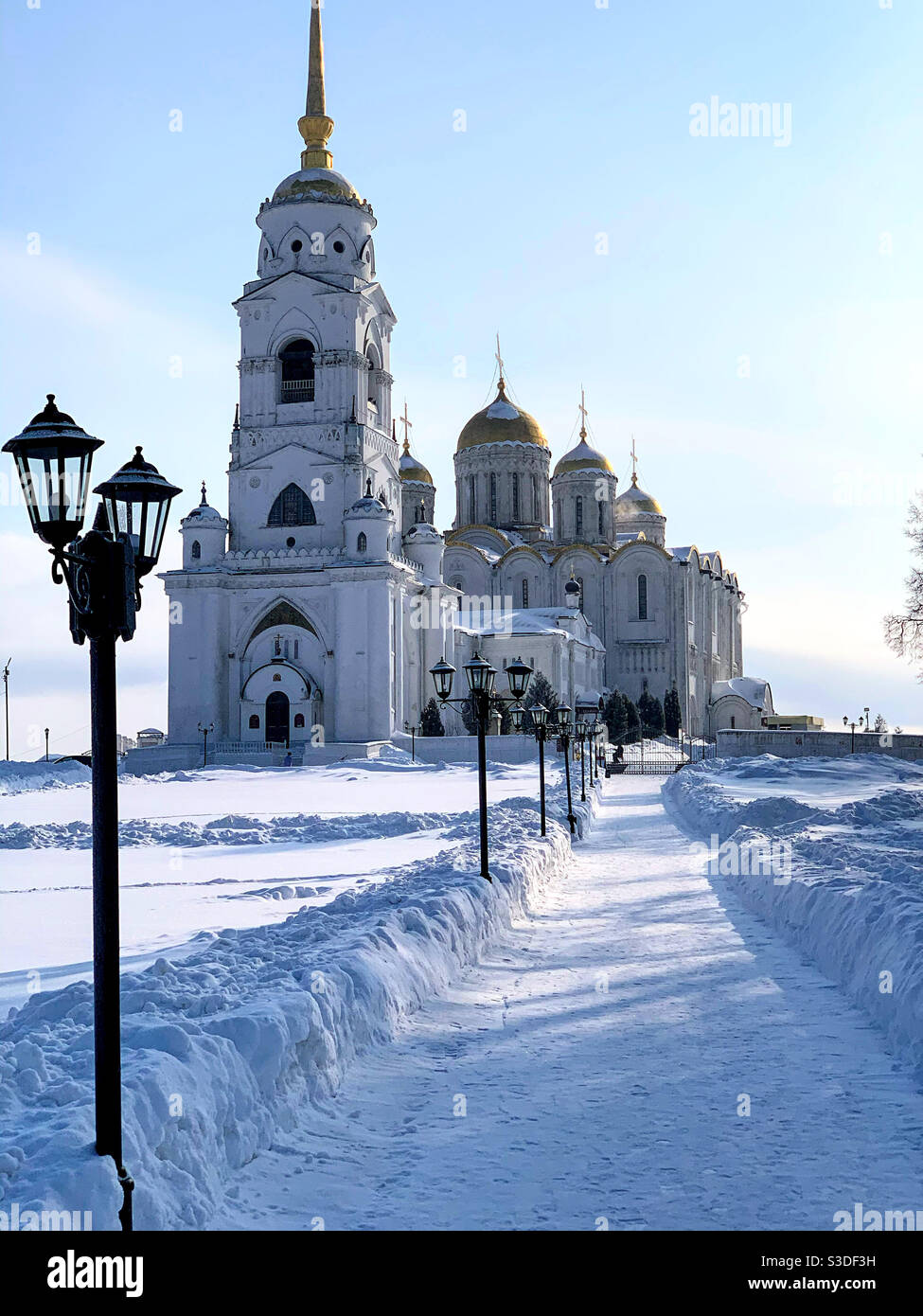 Vue sur la cathédrale de l'Assomption de Vladimir en hiver matin Banque D'Images